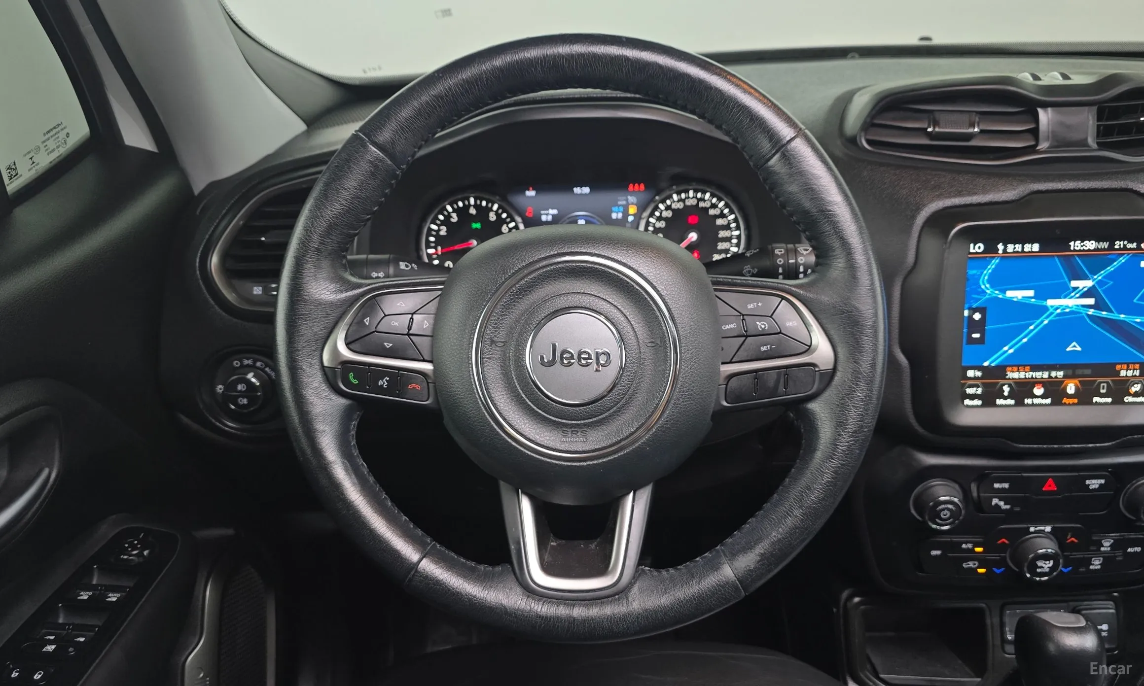 Jeep Renegade превью 16