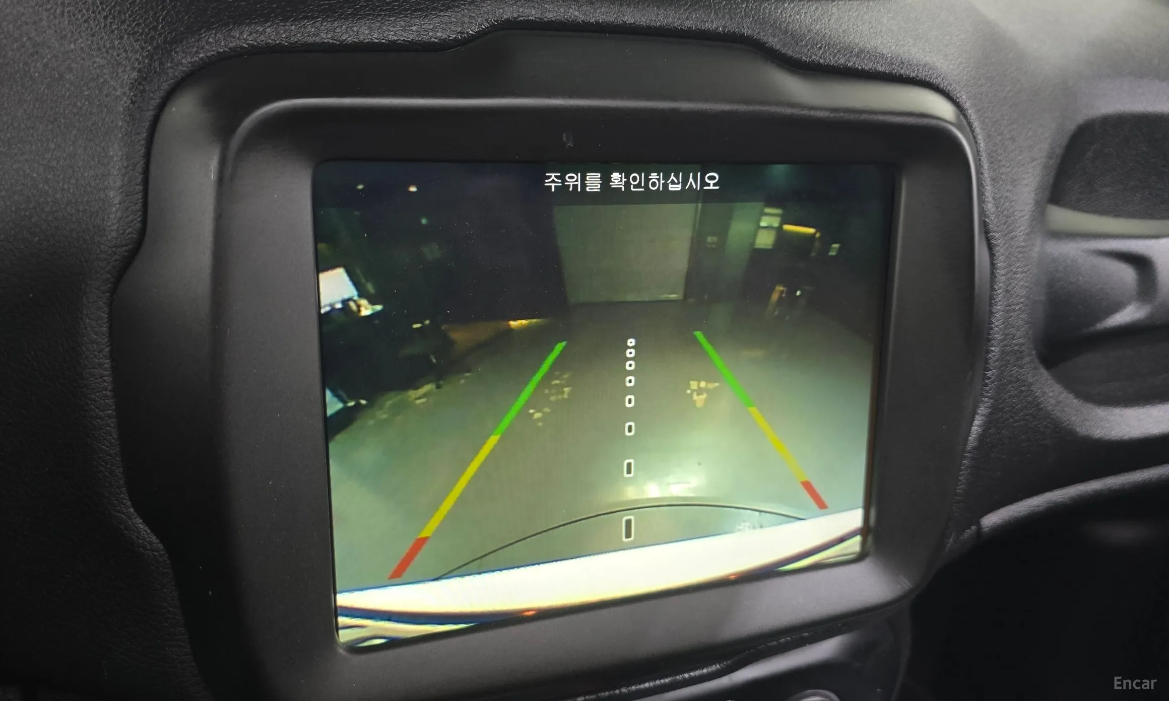 Jeep Renegade превью 17
