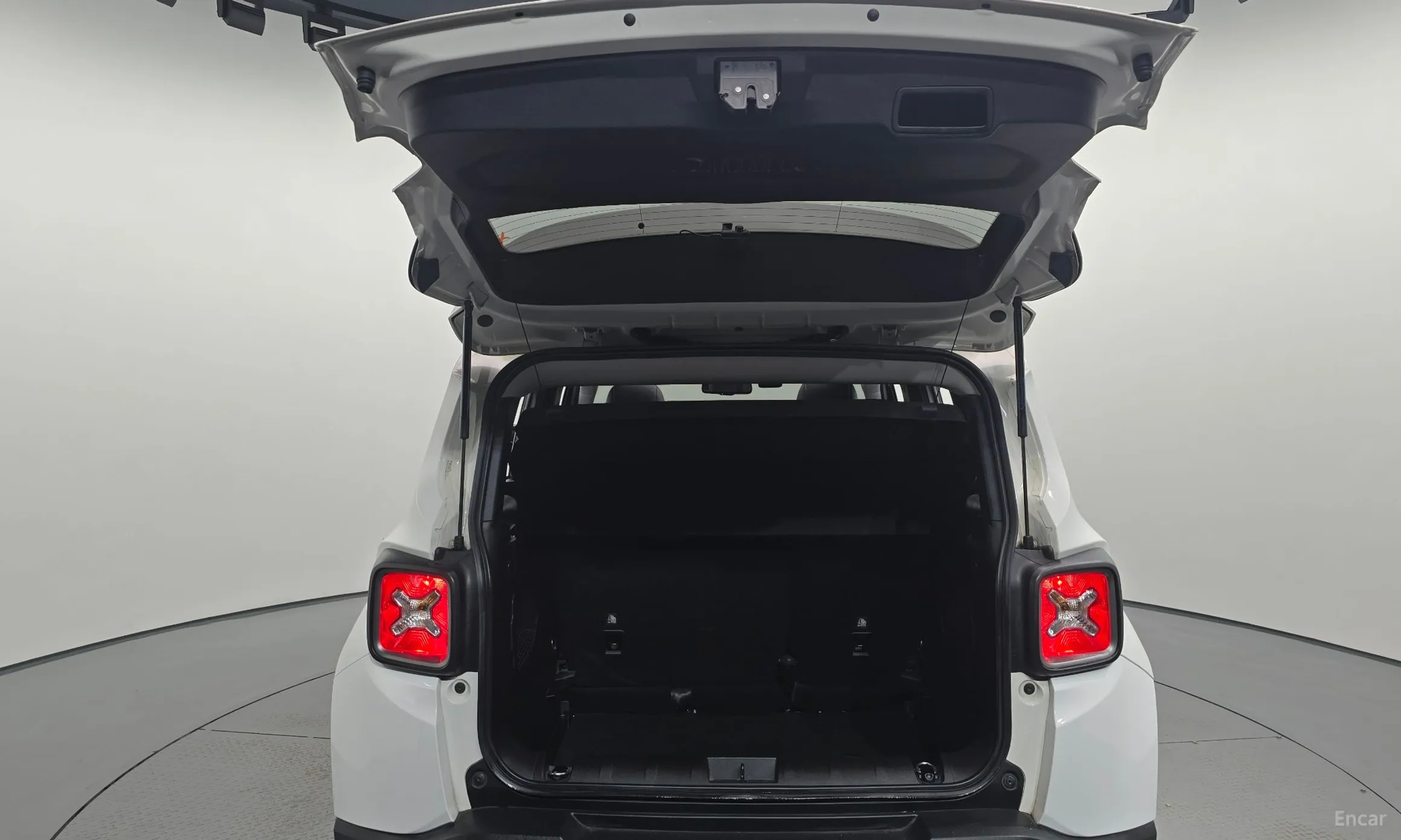 Jeep Renegade превью 20