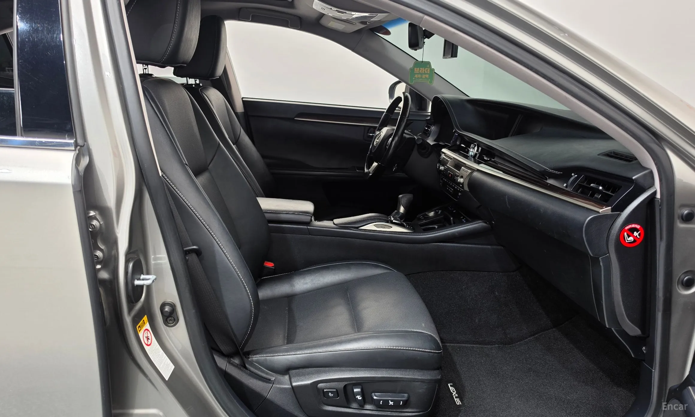 Lexus New ES300h превью 11