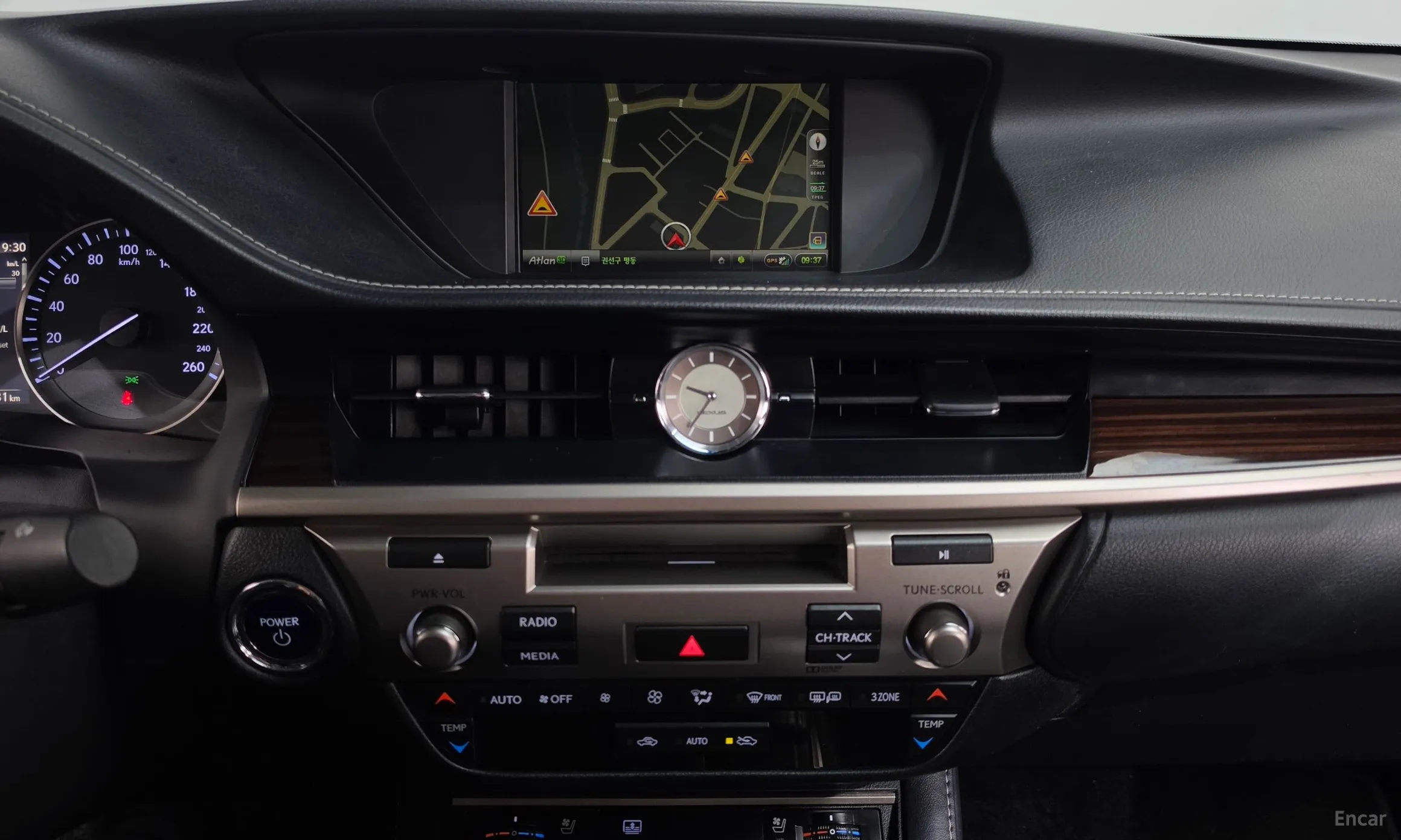 Lexus New ES300h превью 14