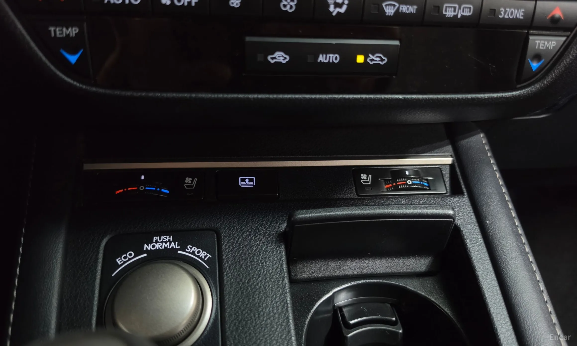 Lexus New ES300h превью 16
