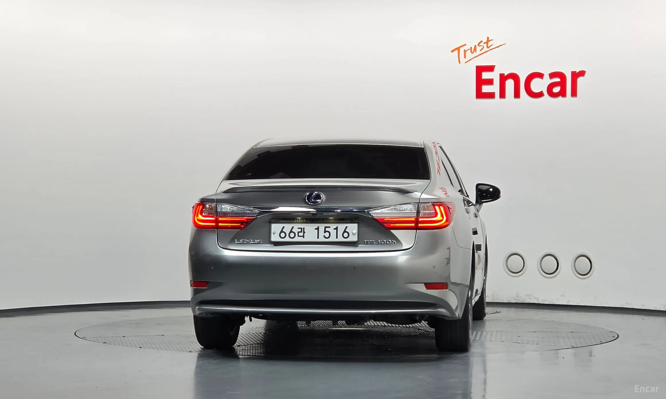 Lexus New ES300h превью 4