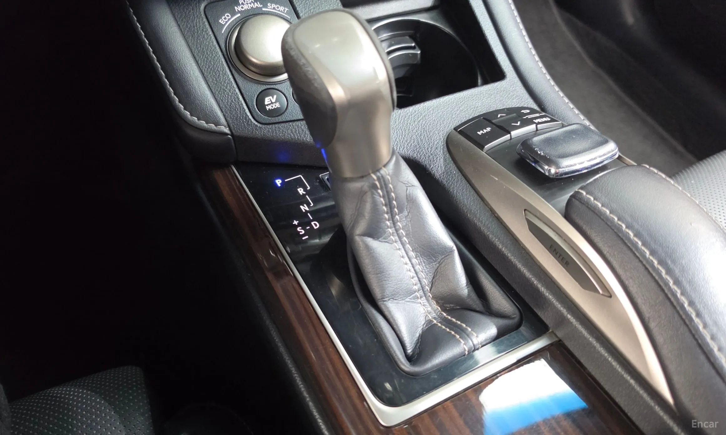 Lexus New ES300h превью 9