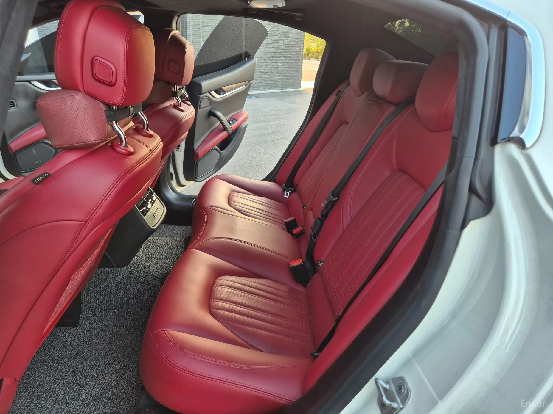 Maserati Ghibli превью 15