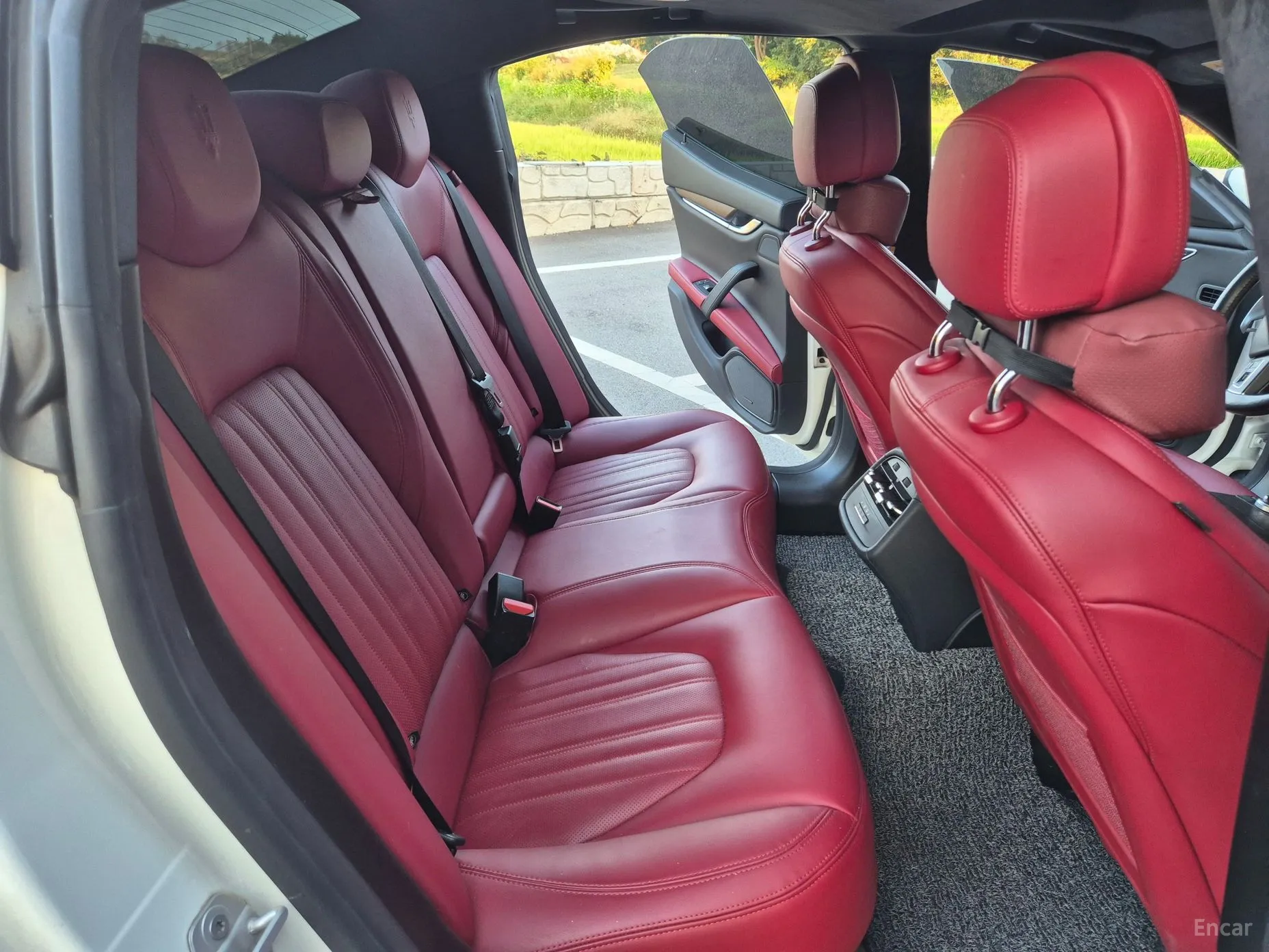 Maserati Ghibli превью 16