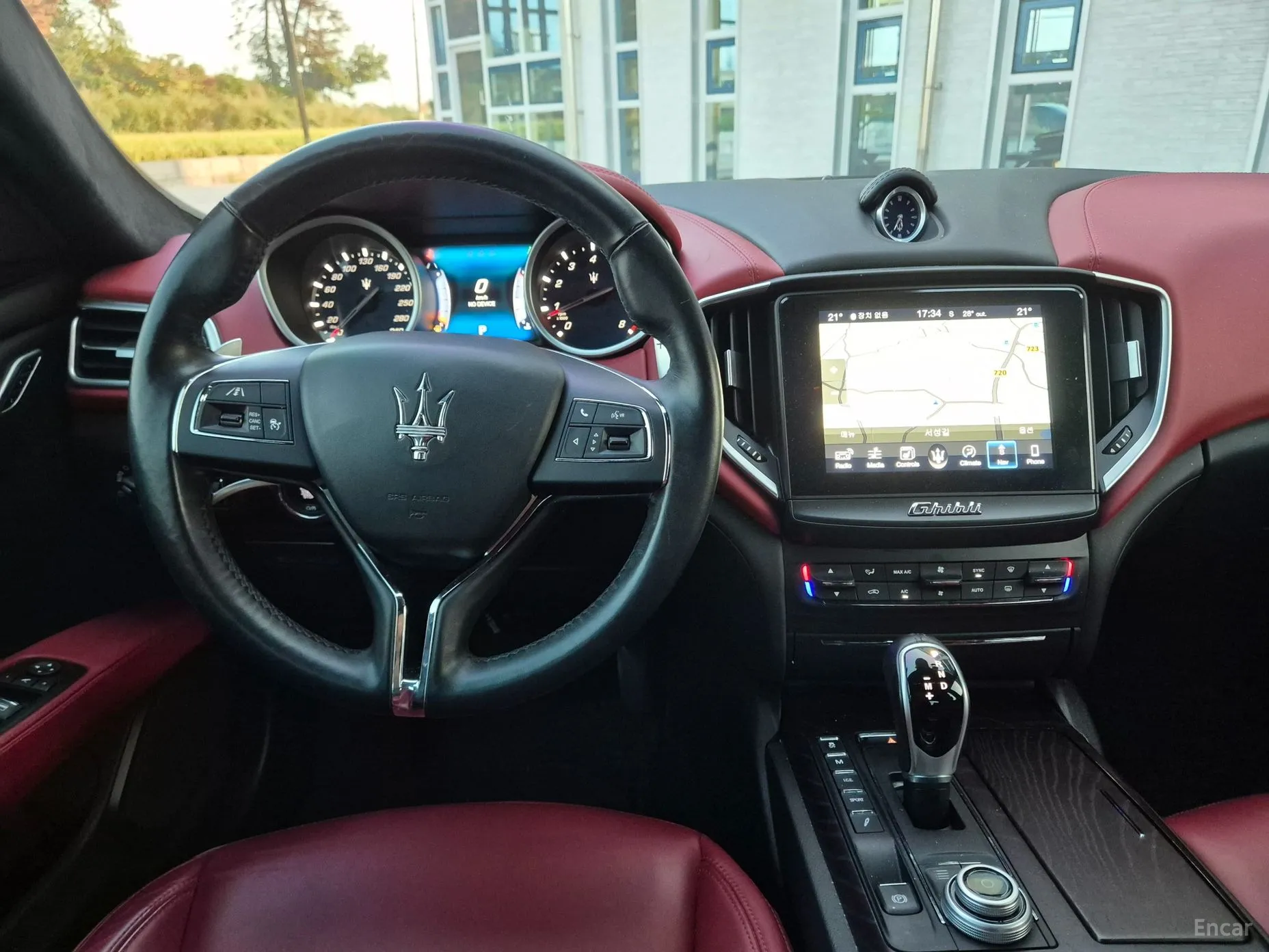 Maserati Ghibli превью 9