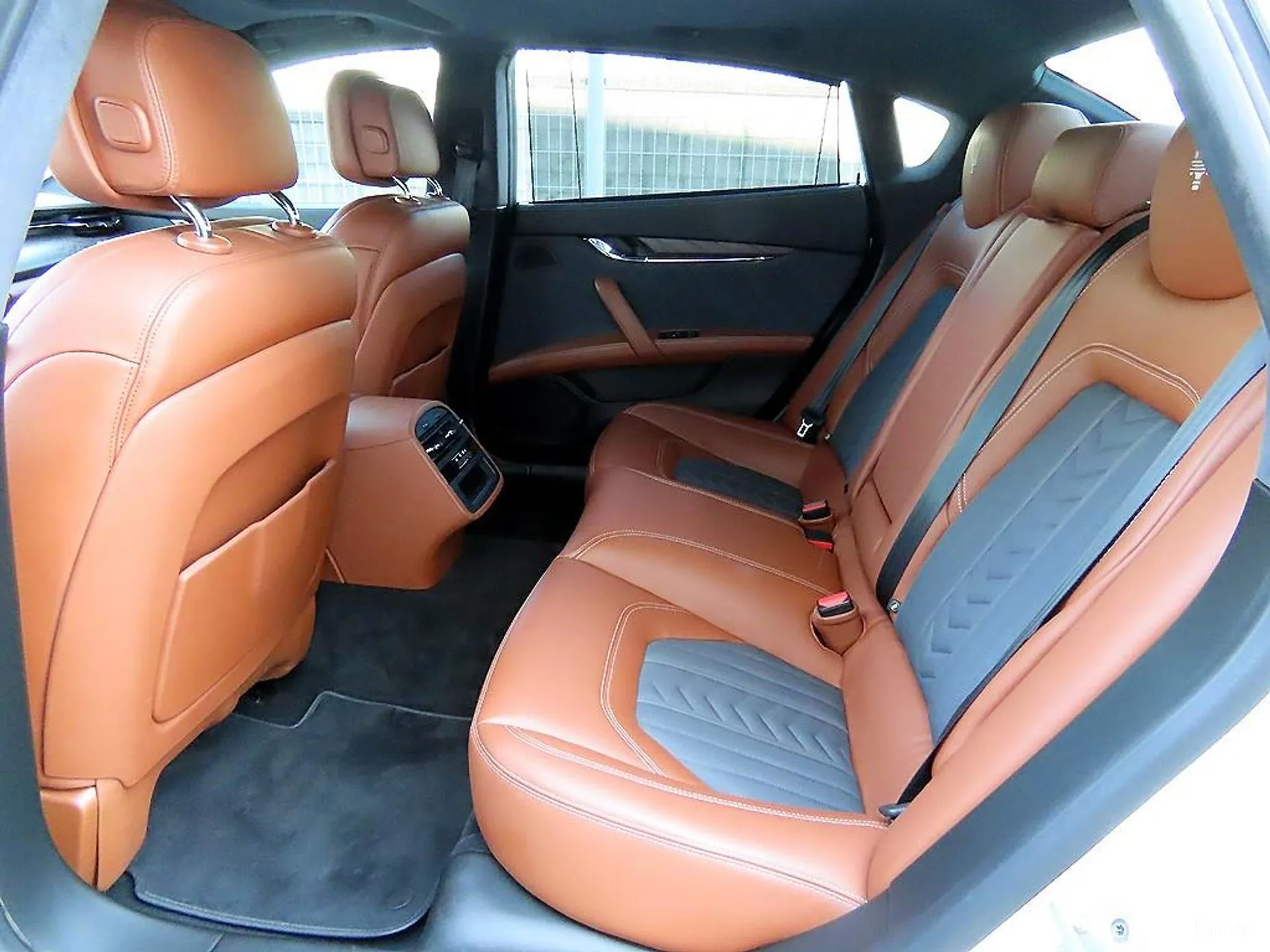 Maserati Quattroporte превью 6
