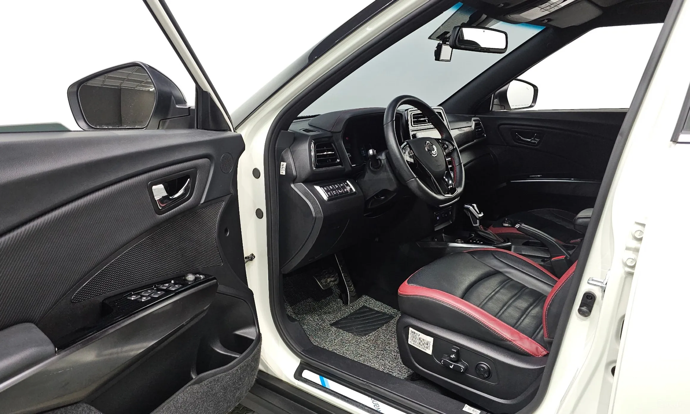 KG Mobility (SsangYong) Berry New Tivoli превью 10