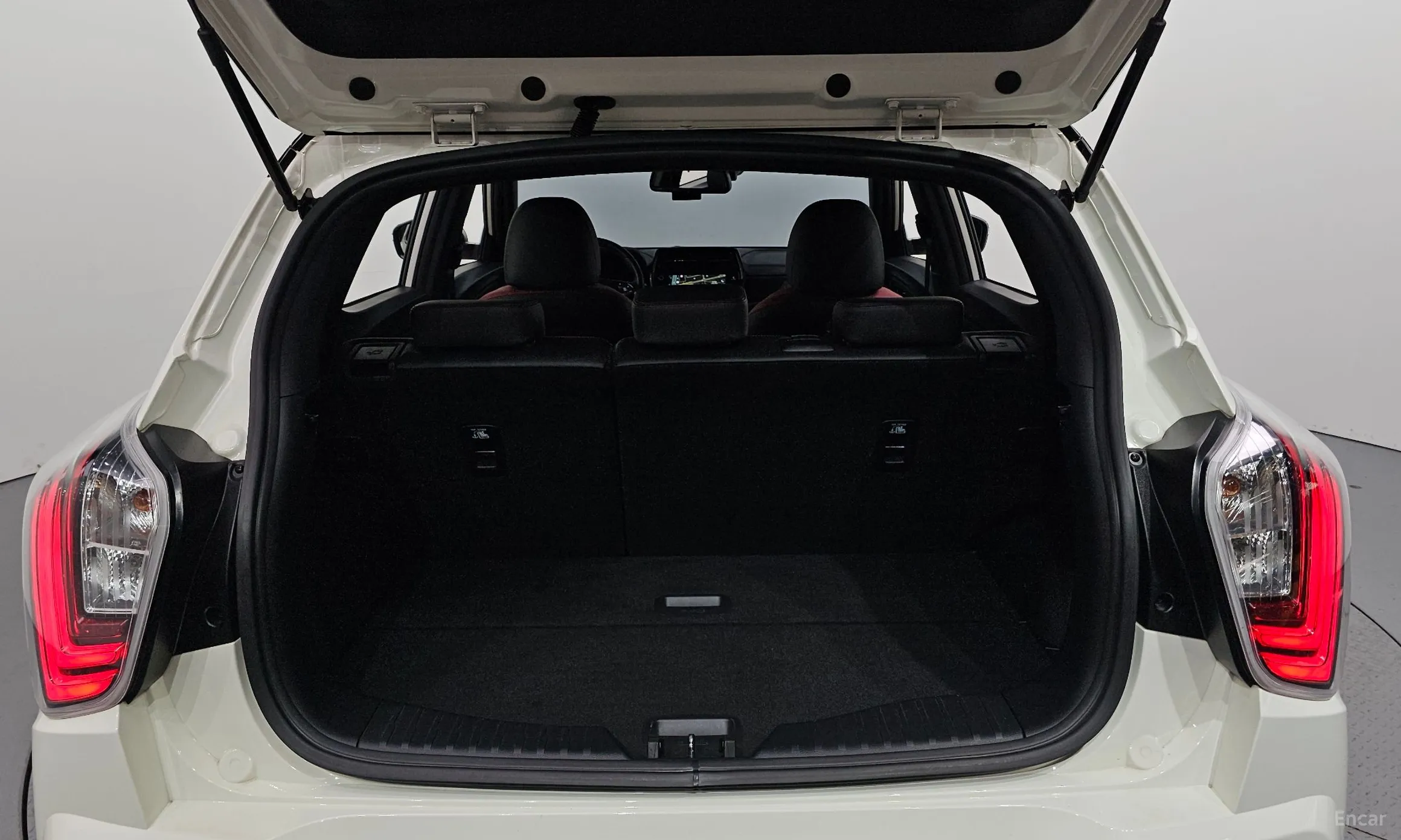 KG Mobility (SsangYong) Berry New Tivoli превью 20