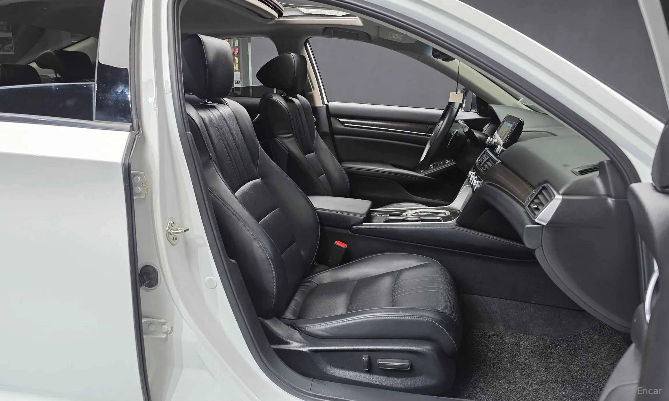 Honda Accord 10th Generation превью 11