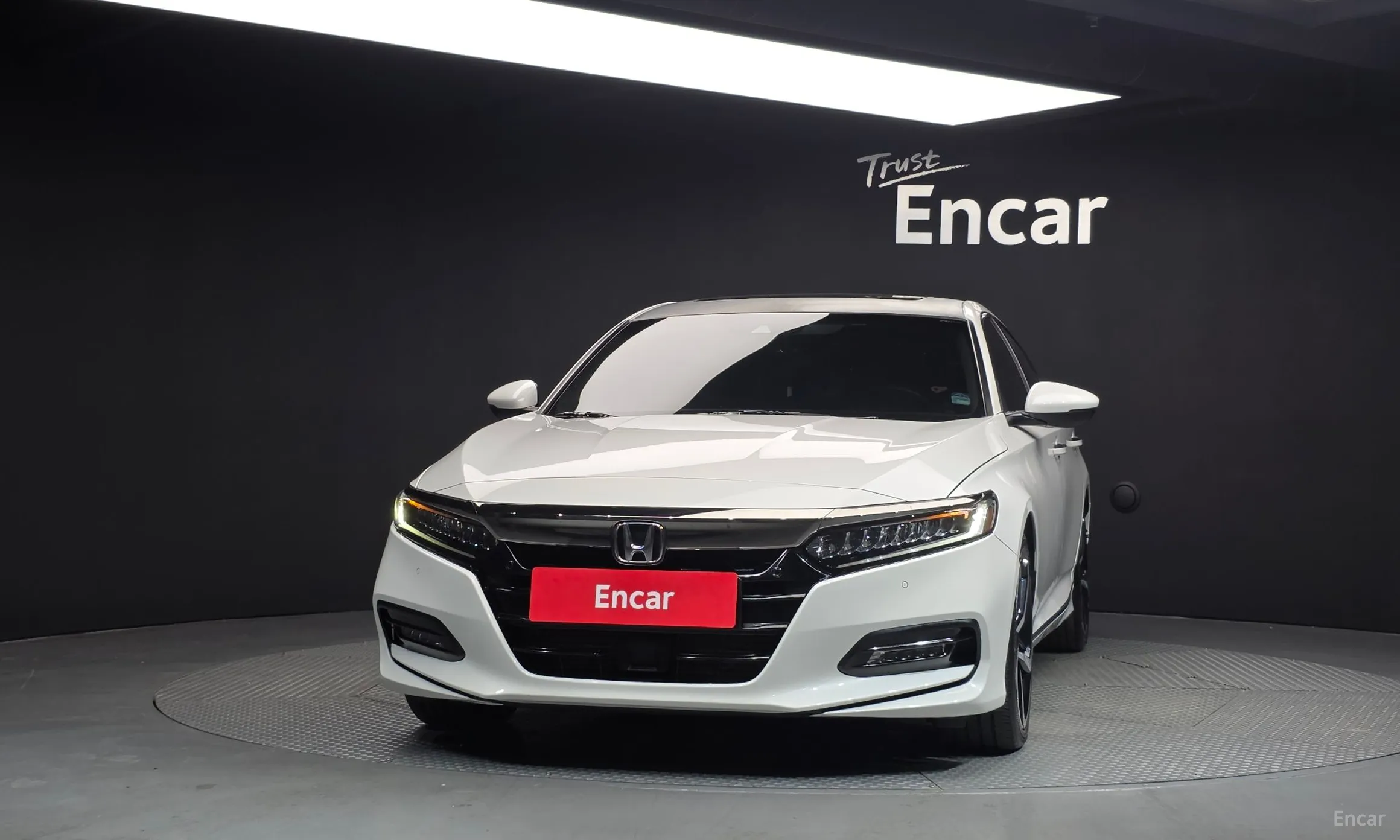 Honda Accord 10th Generation превью 3