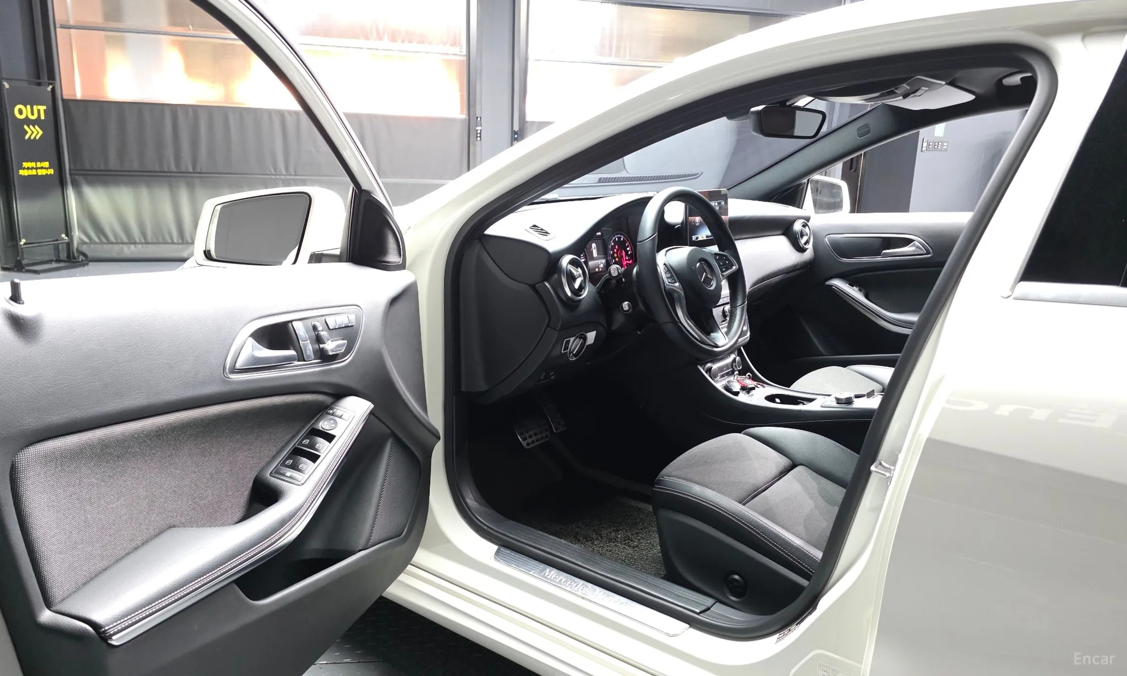 Mercedes Benz A-Class W176 превью 10