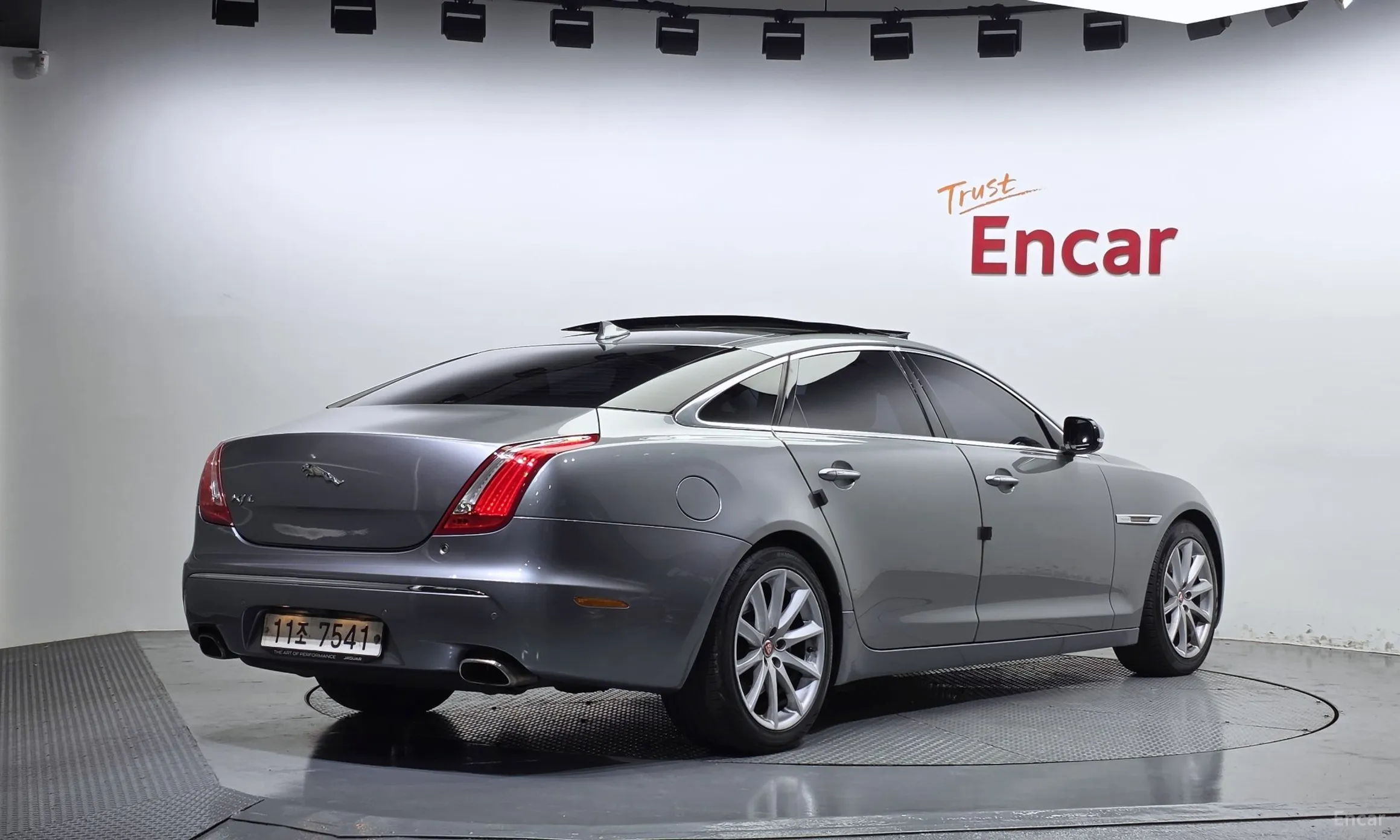 Jaguar All New XJ