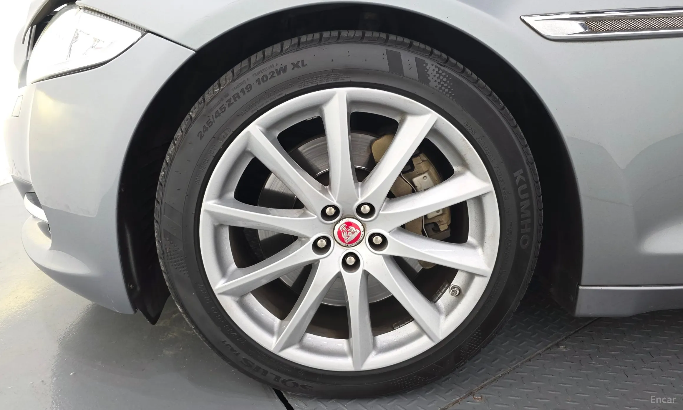 Jaguar All New XJ превью 5