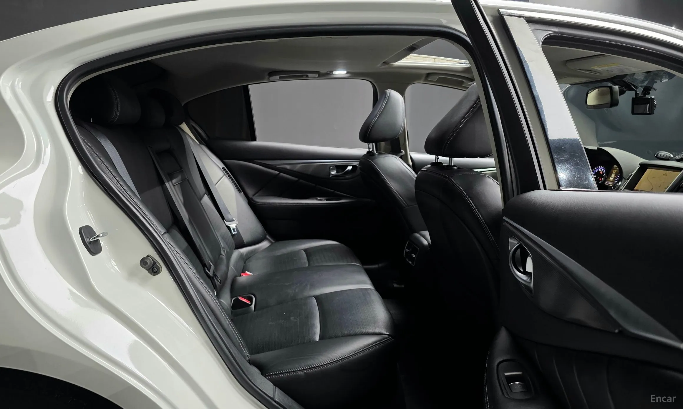 Infiniti Q50 превью 10