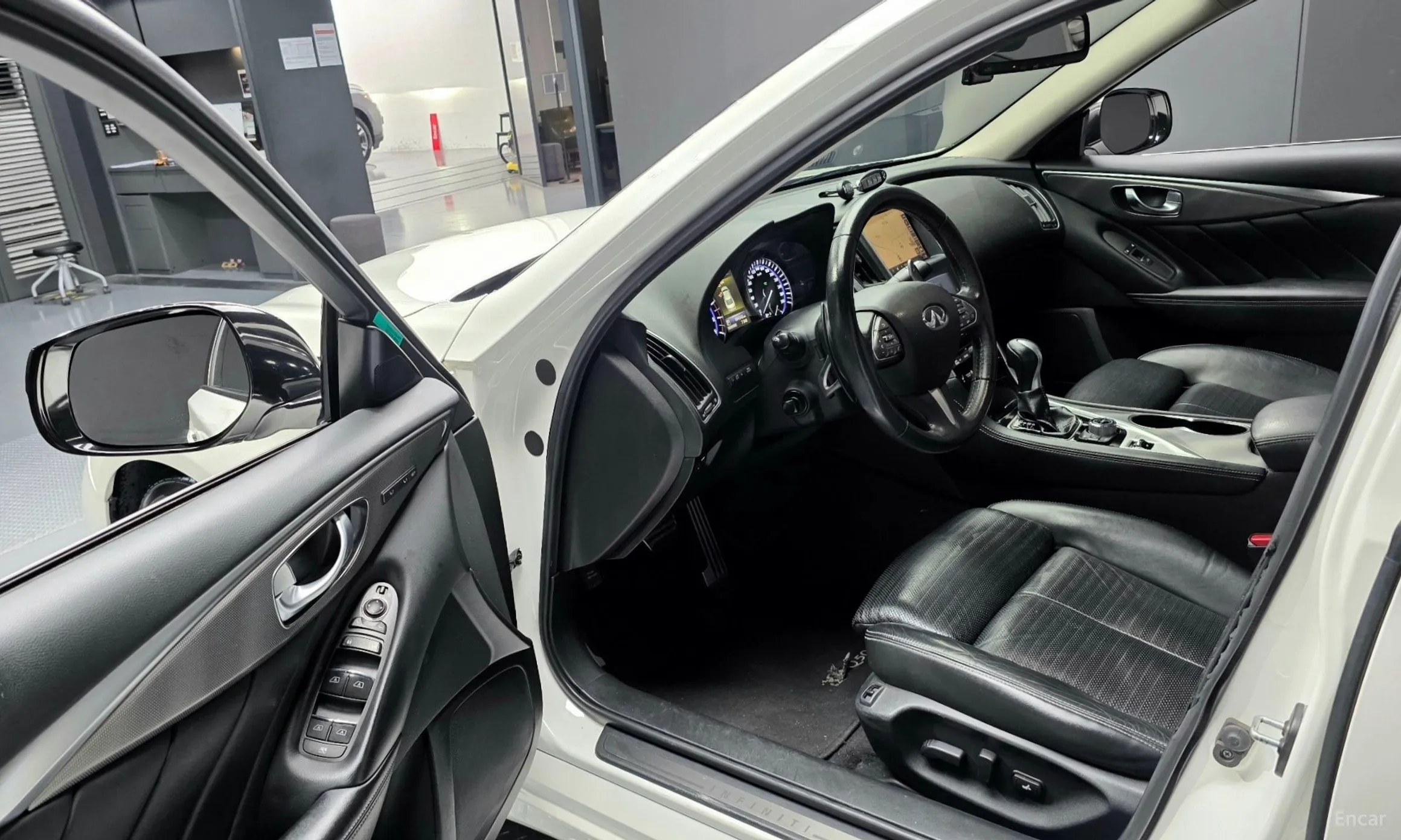 Infiniti Q50 превью 11