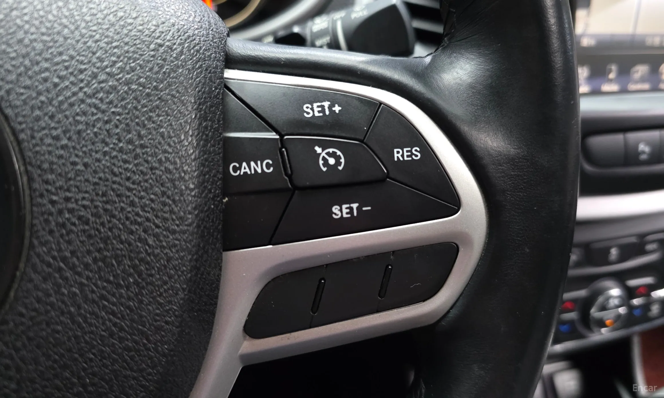 Jeep Cherokee (KL) превью 19