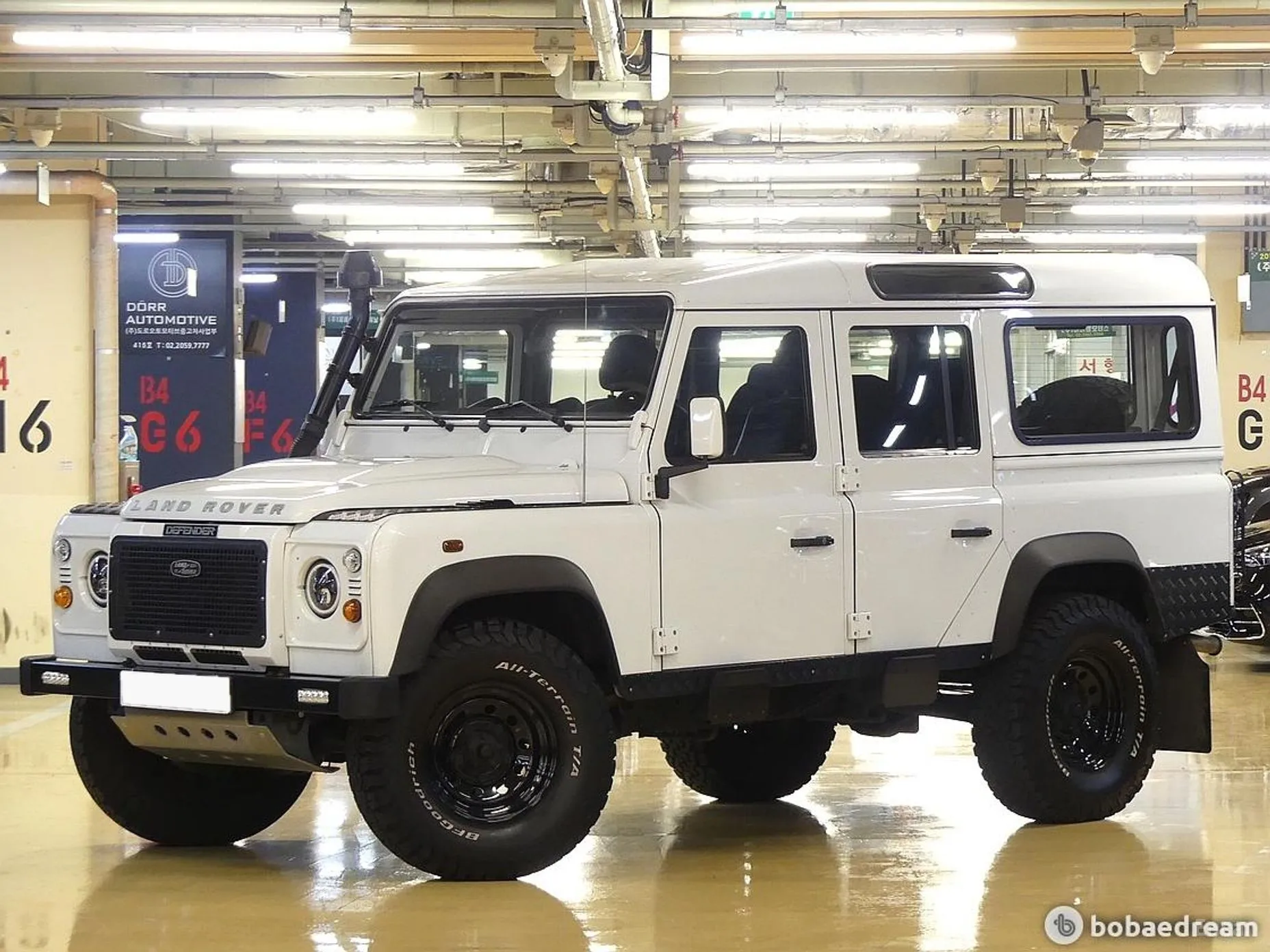 Land Rover Defender