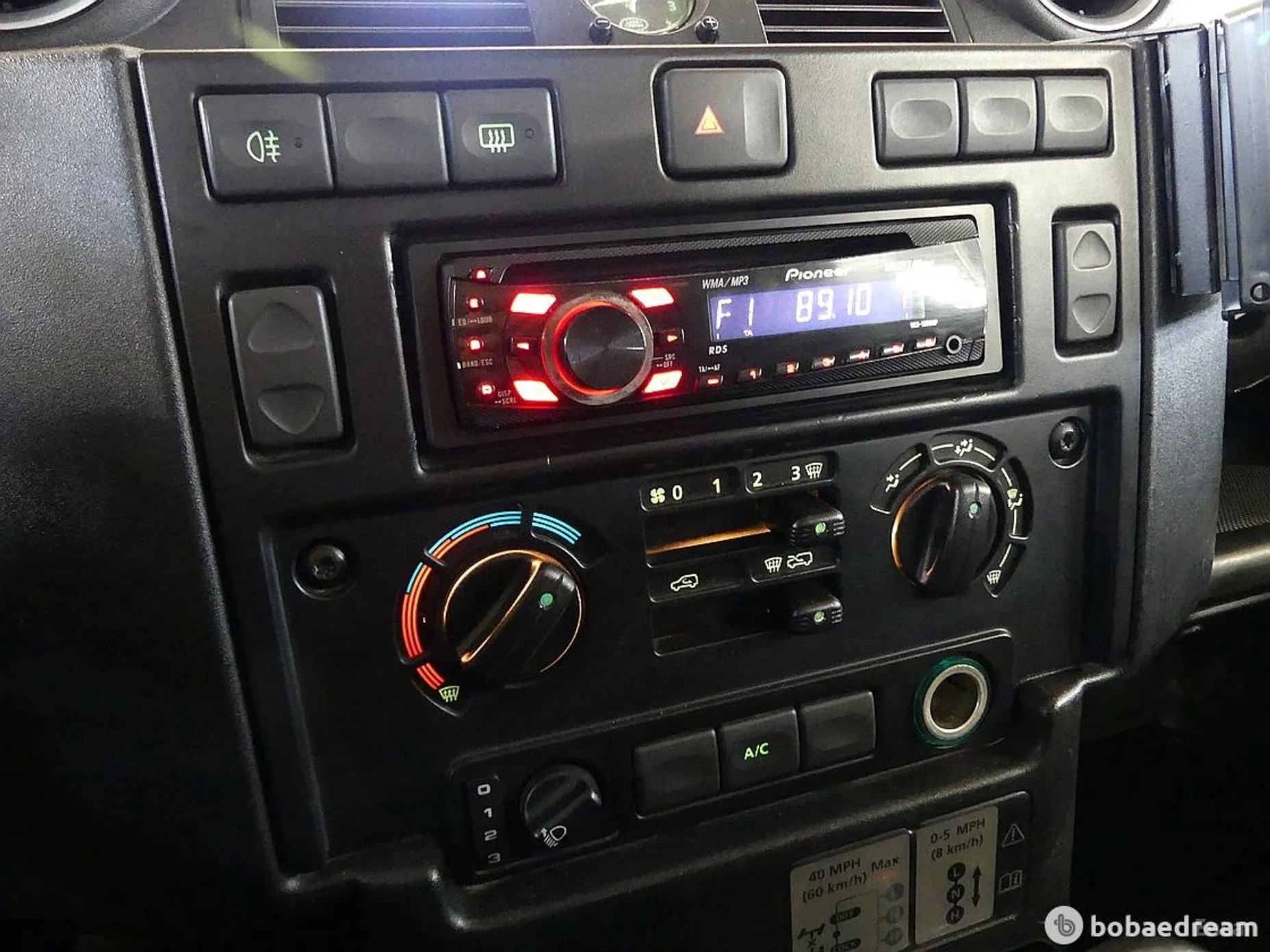 Land Rover Defender превью 11