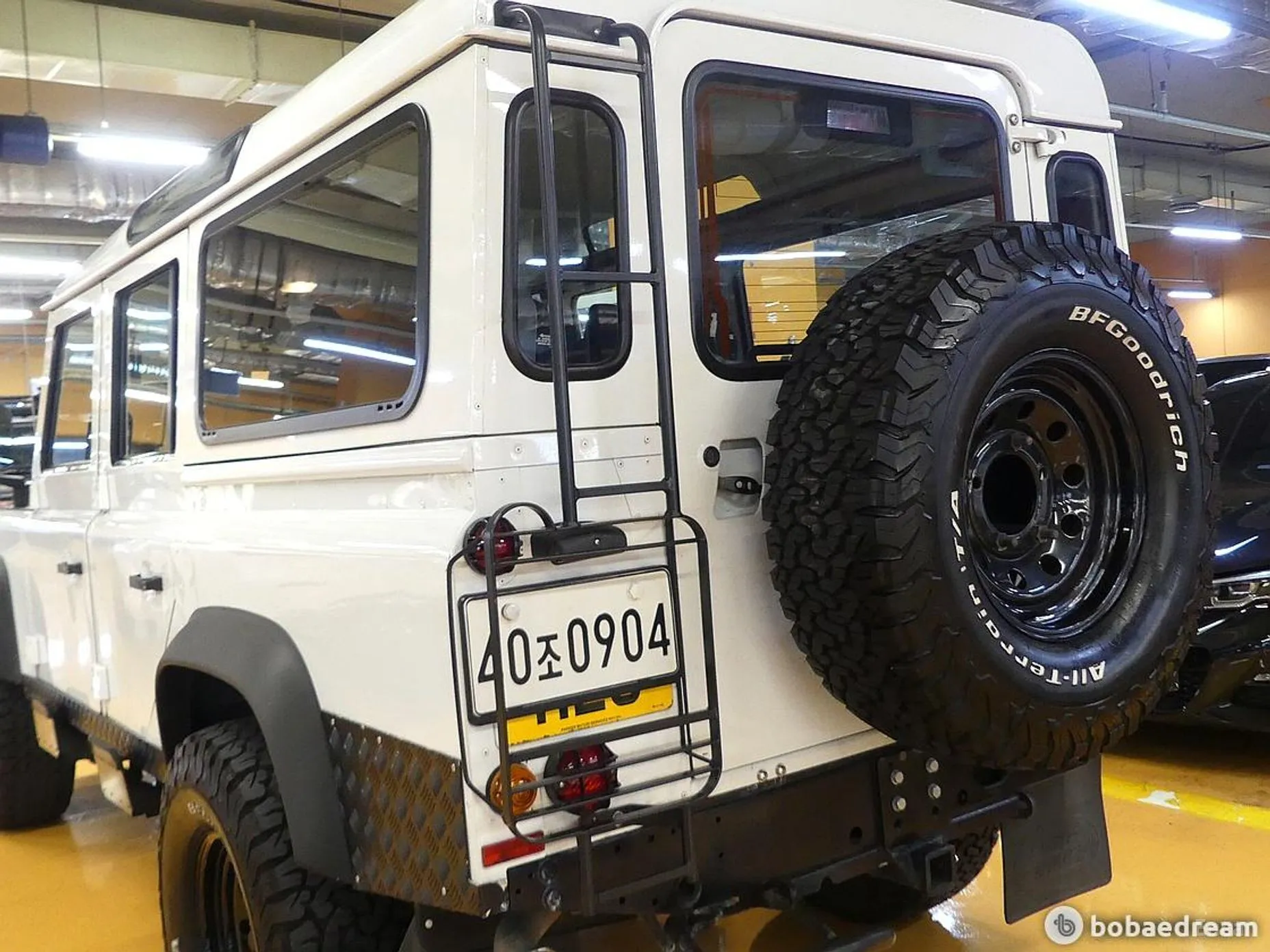 Land Rover Defender превью 3