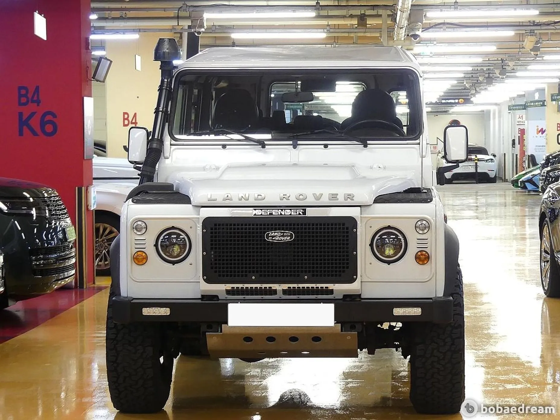 Land Rover Defender превью 4