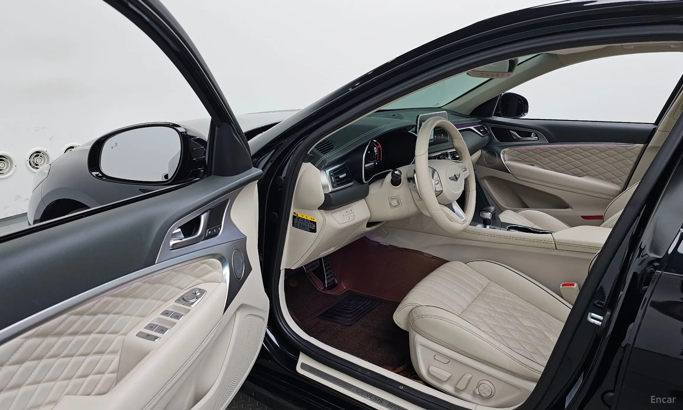 Genesis G70 превью 10
