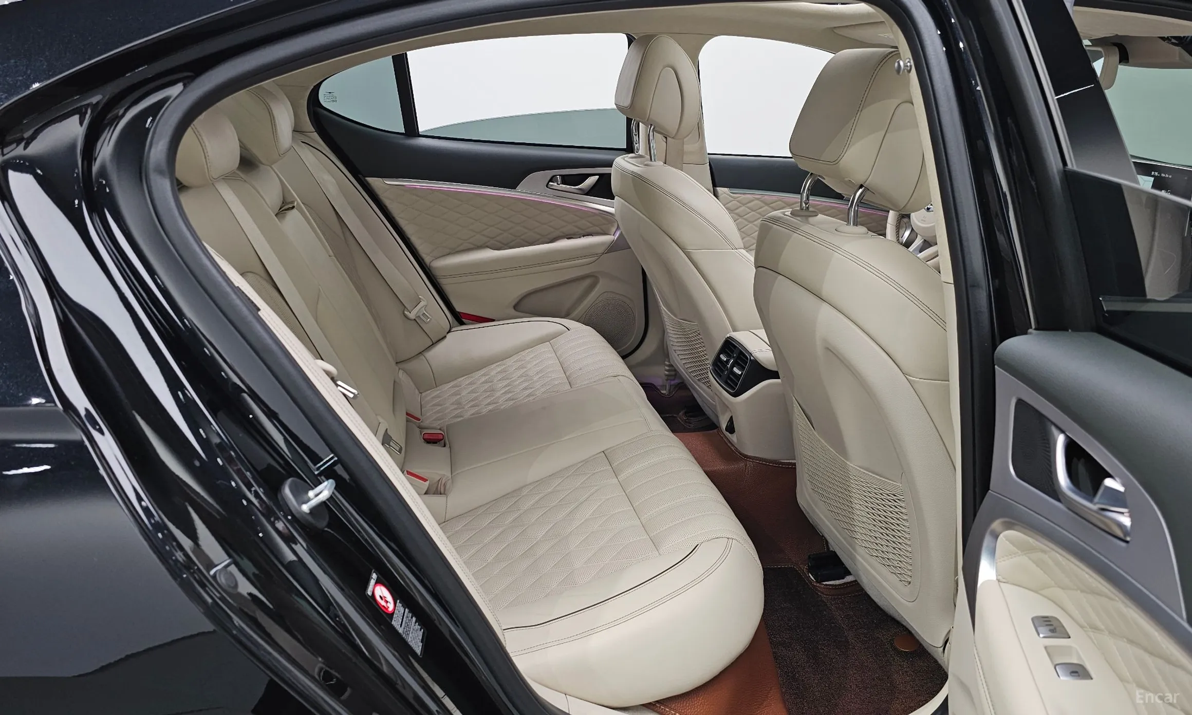Genesis G70 превью 12