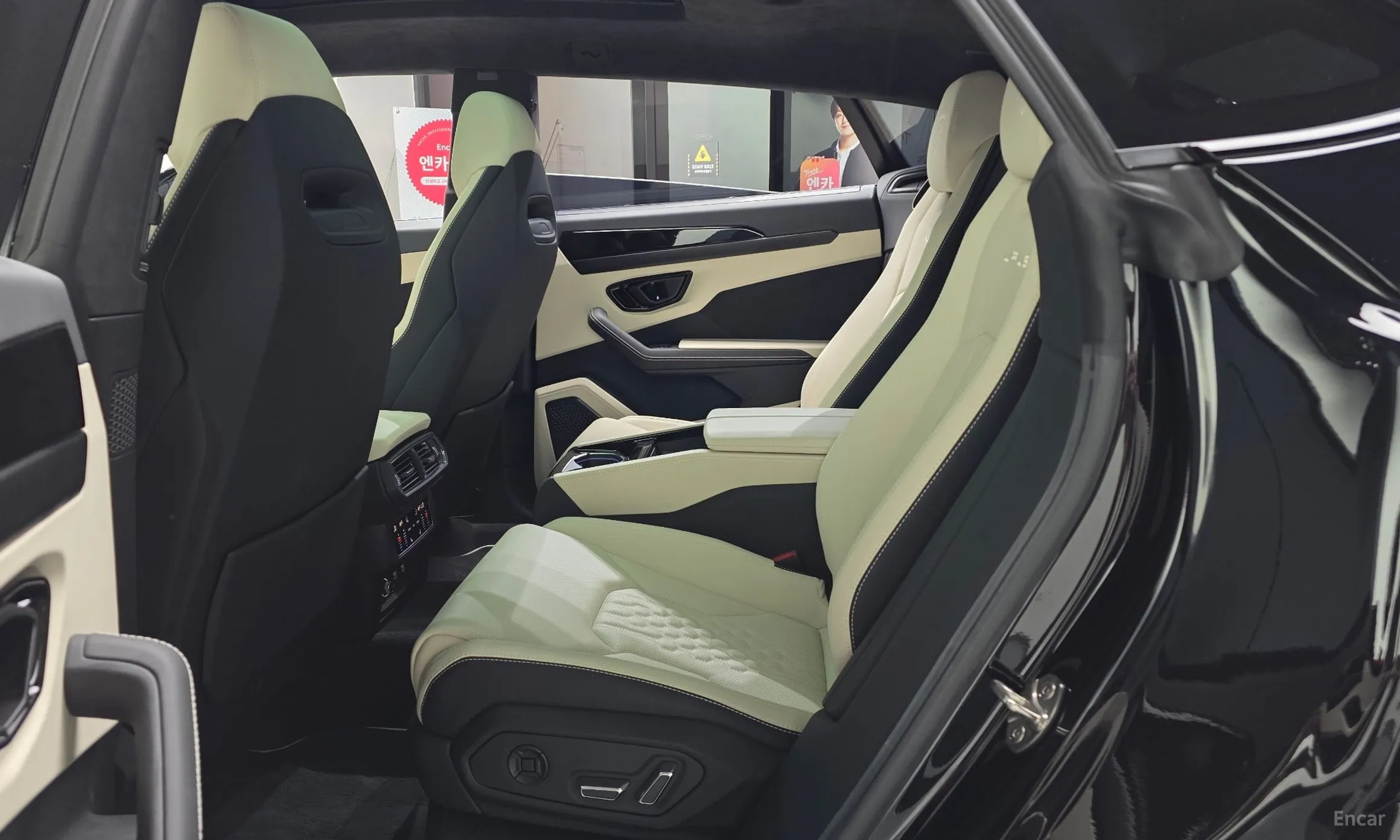 Lamborghini Urus превью 12
