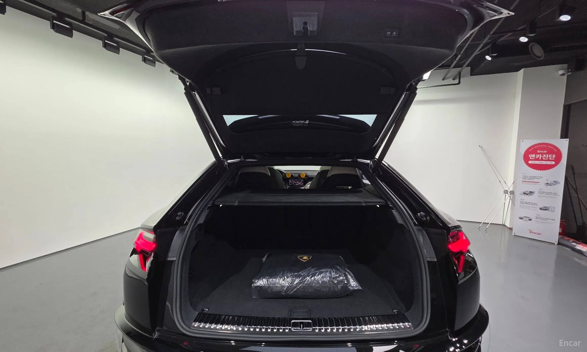 Lamborghini Urus превью 20