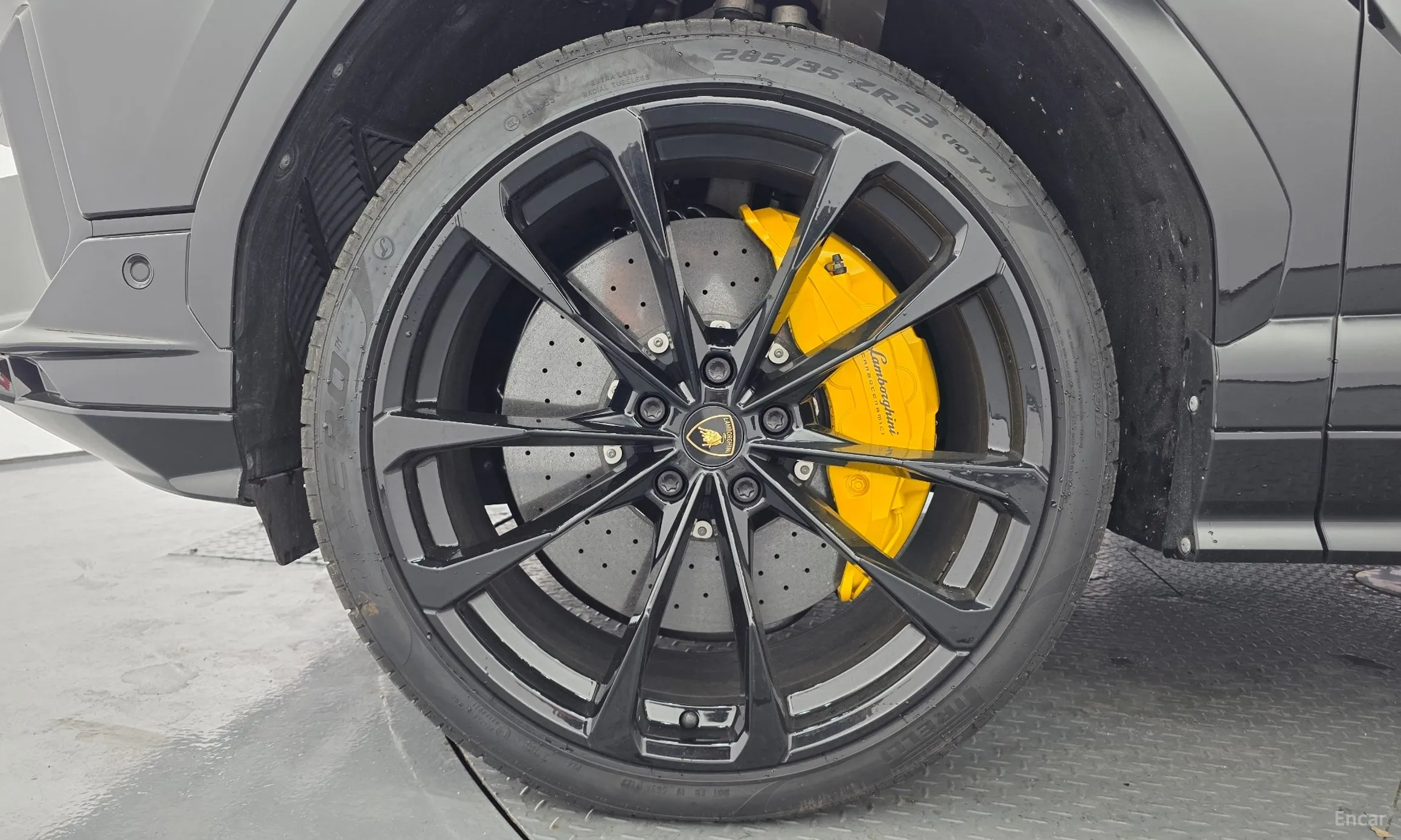 Lamborghini Urus превью 5