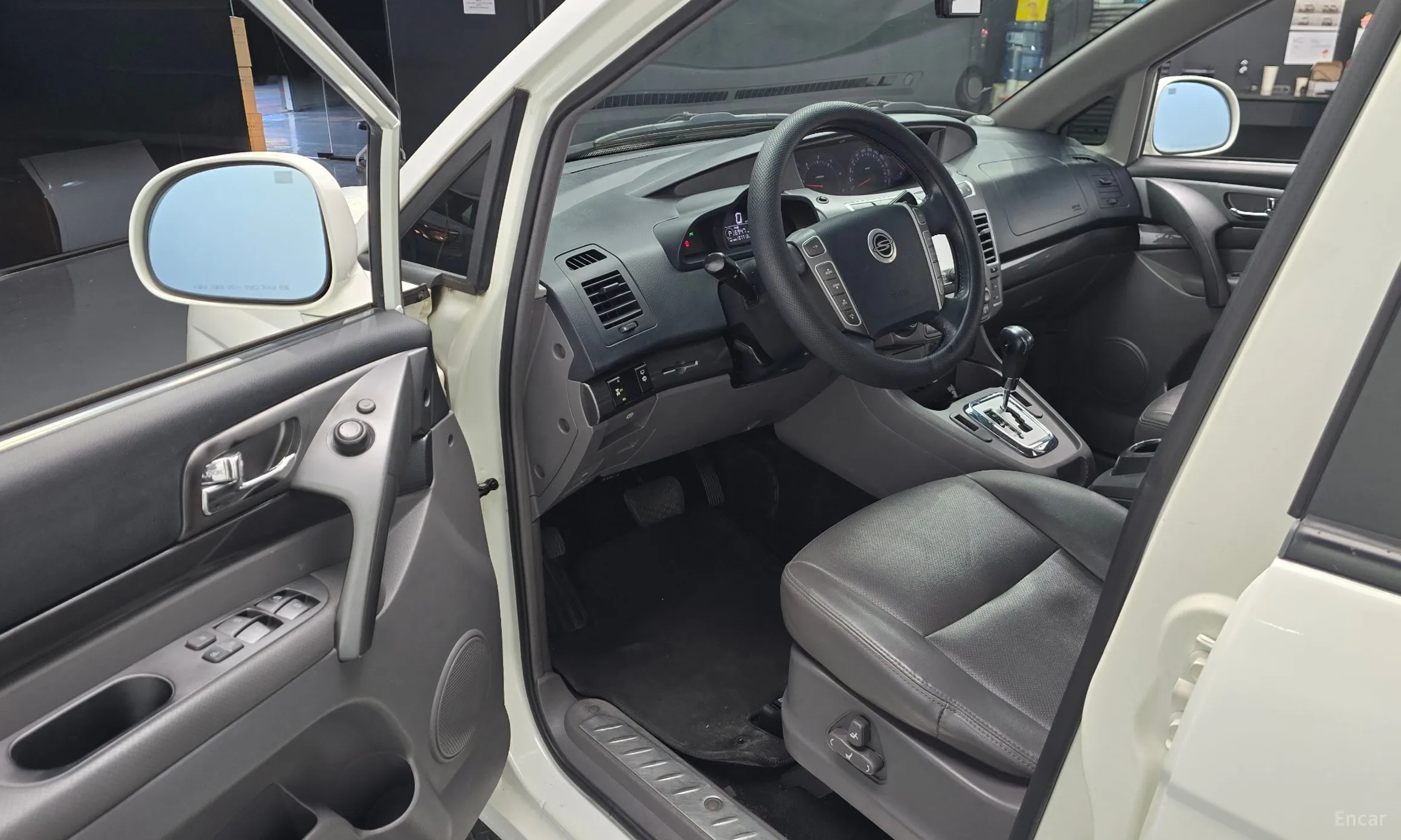 KG Mobility (SsangYong) Korando Turismo превью 10