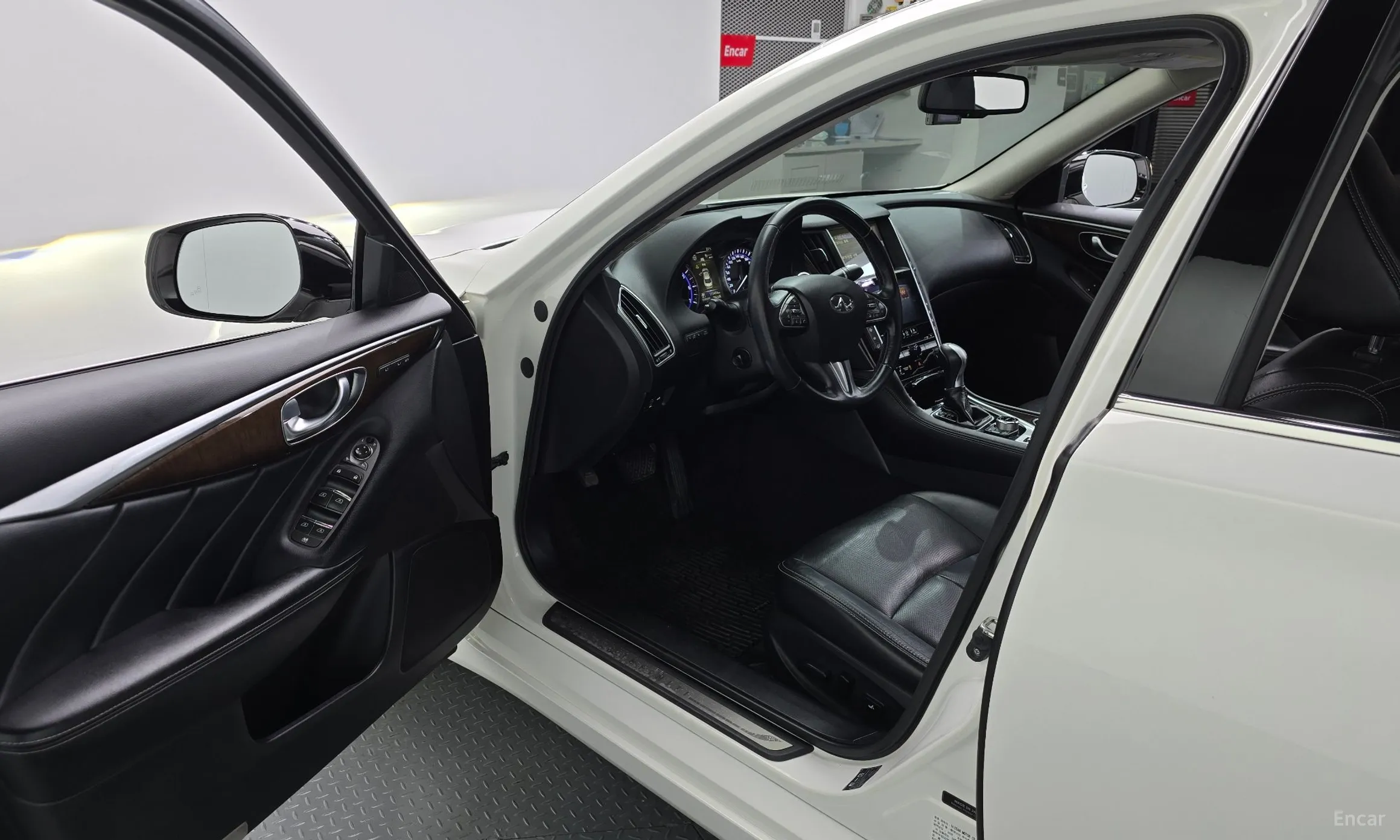 Infiniti Q50 превью 10