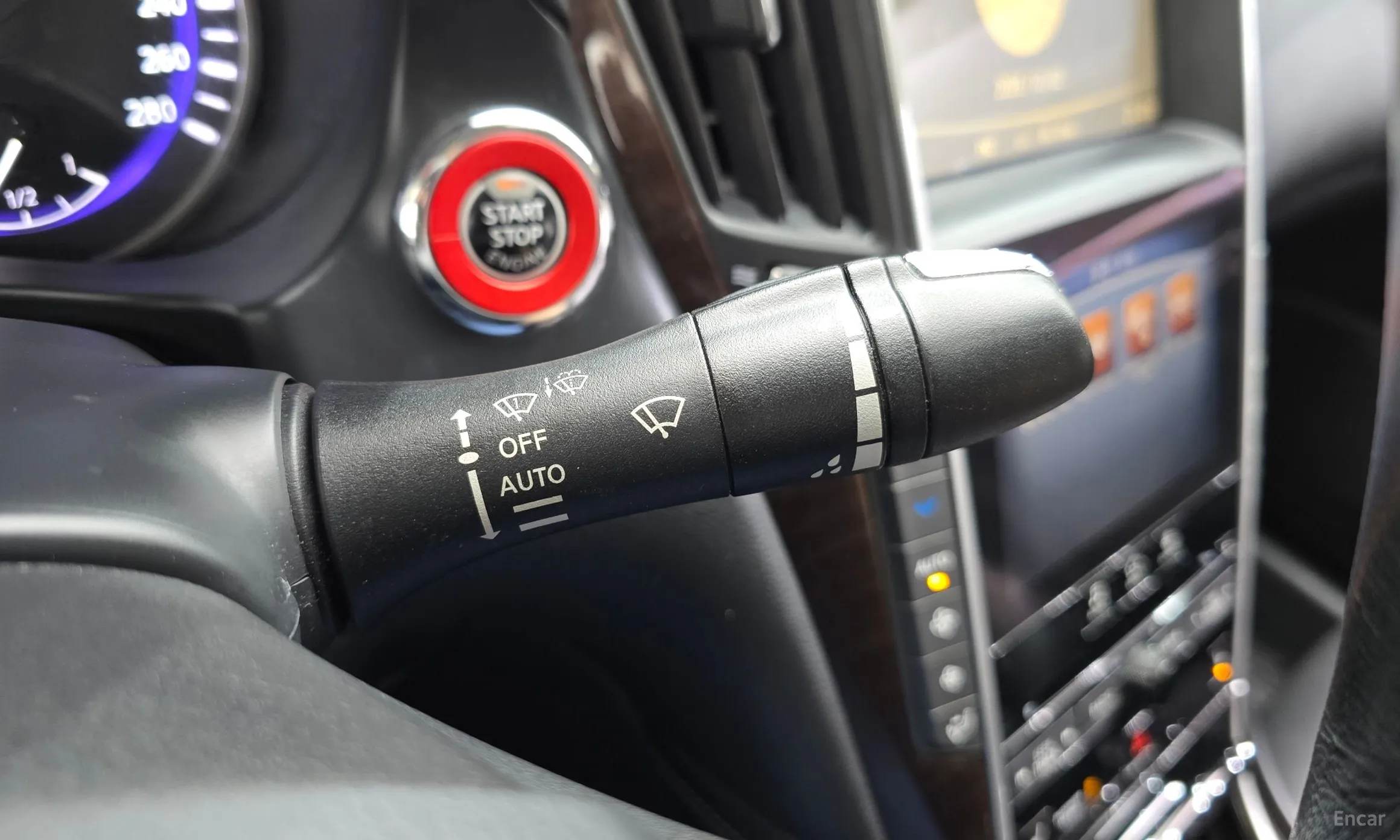 Infiniti Q50 превью 19