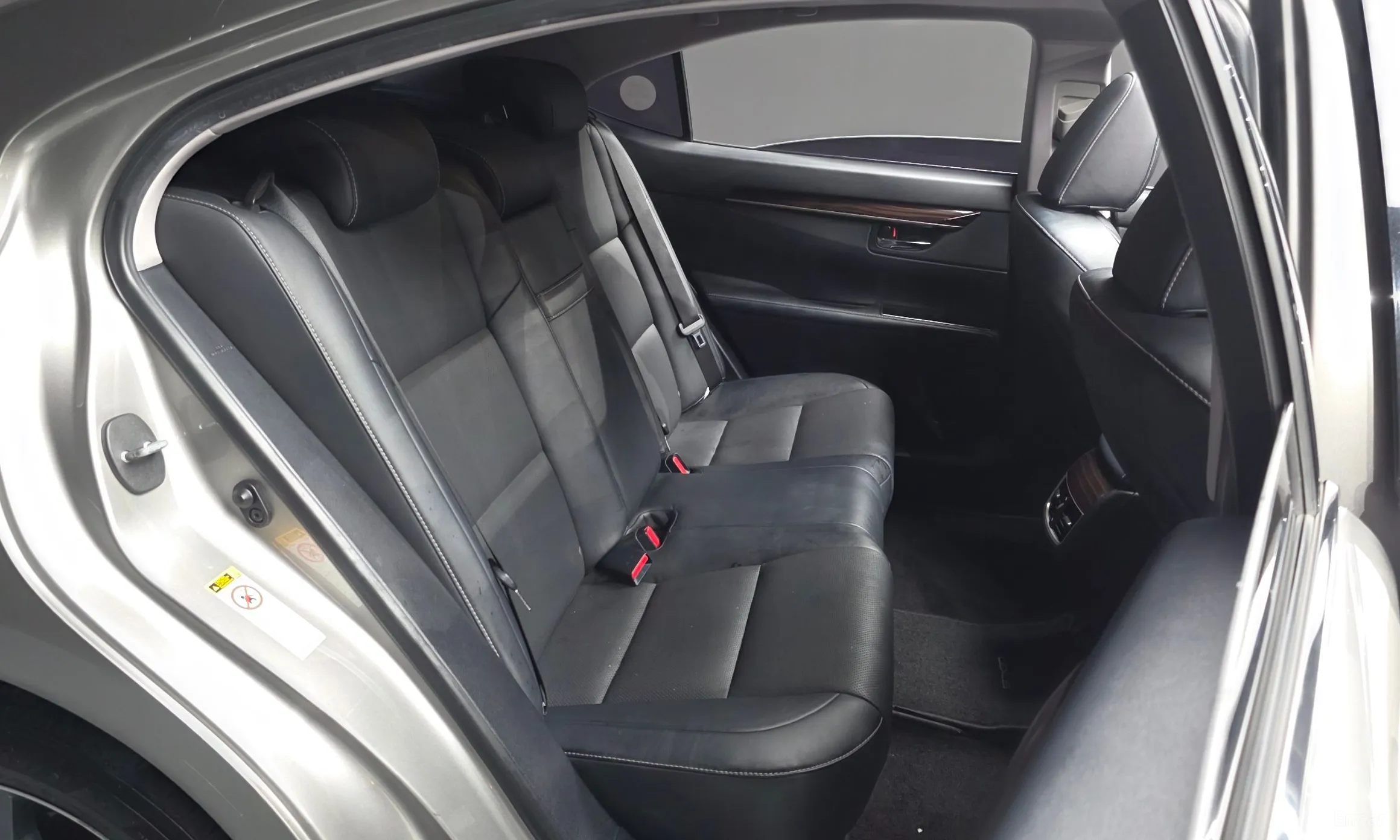 Lexus New ES300h превью 11