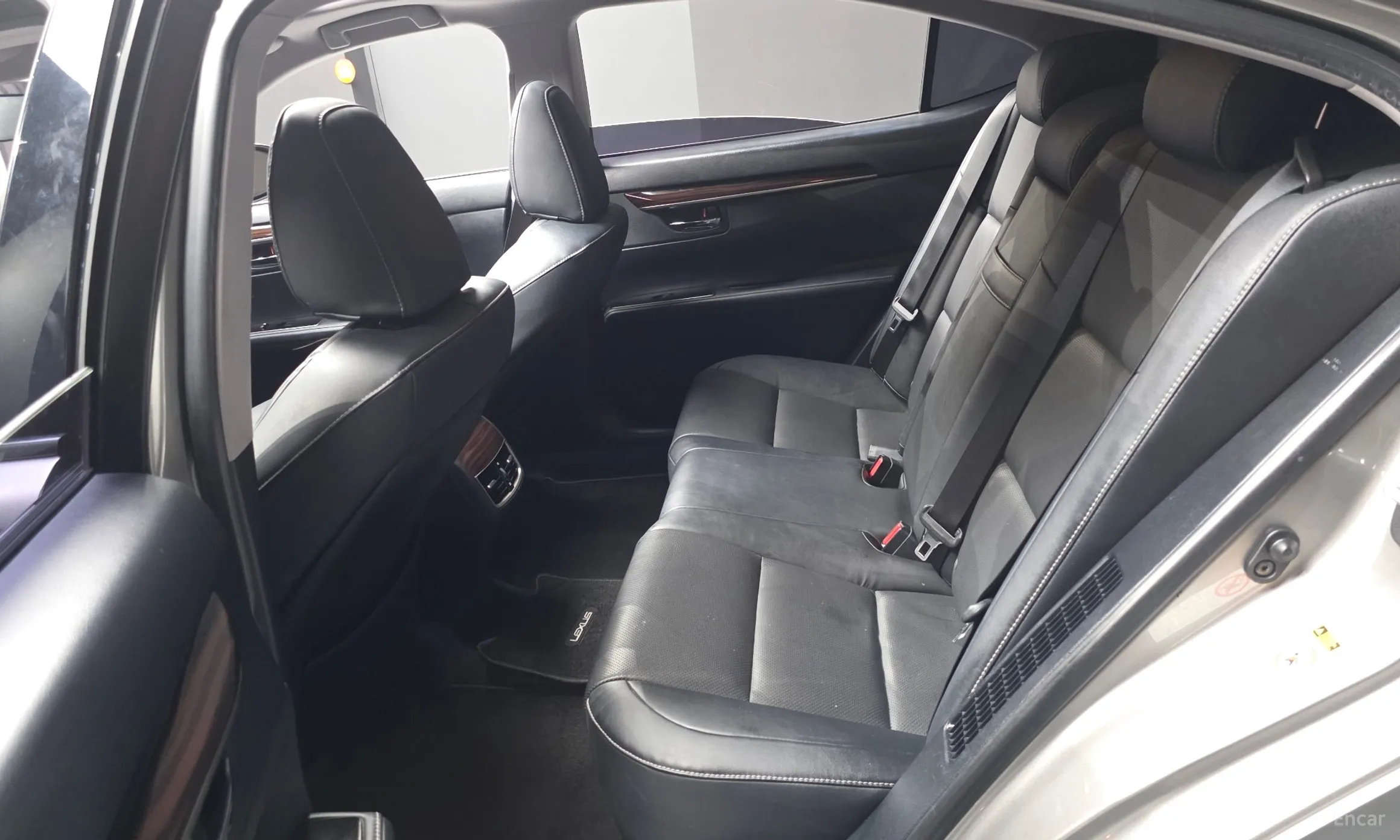 Lexus New ES300h превью 12