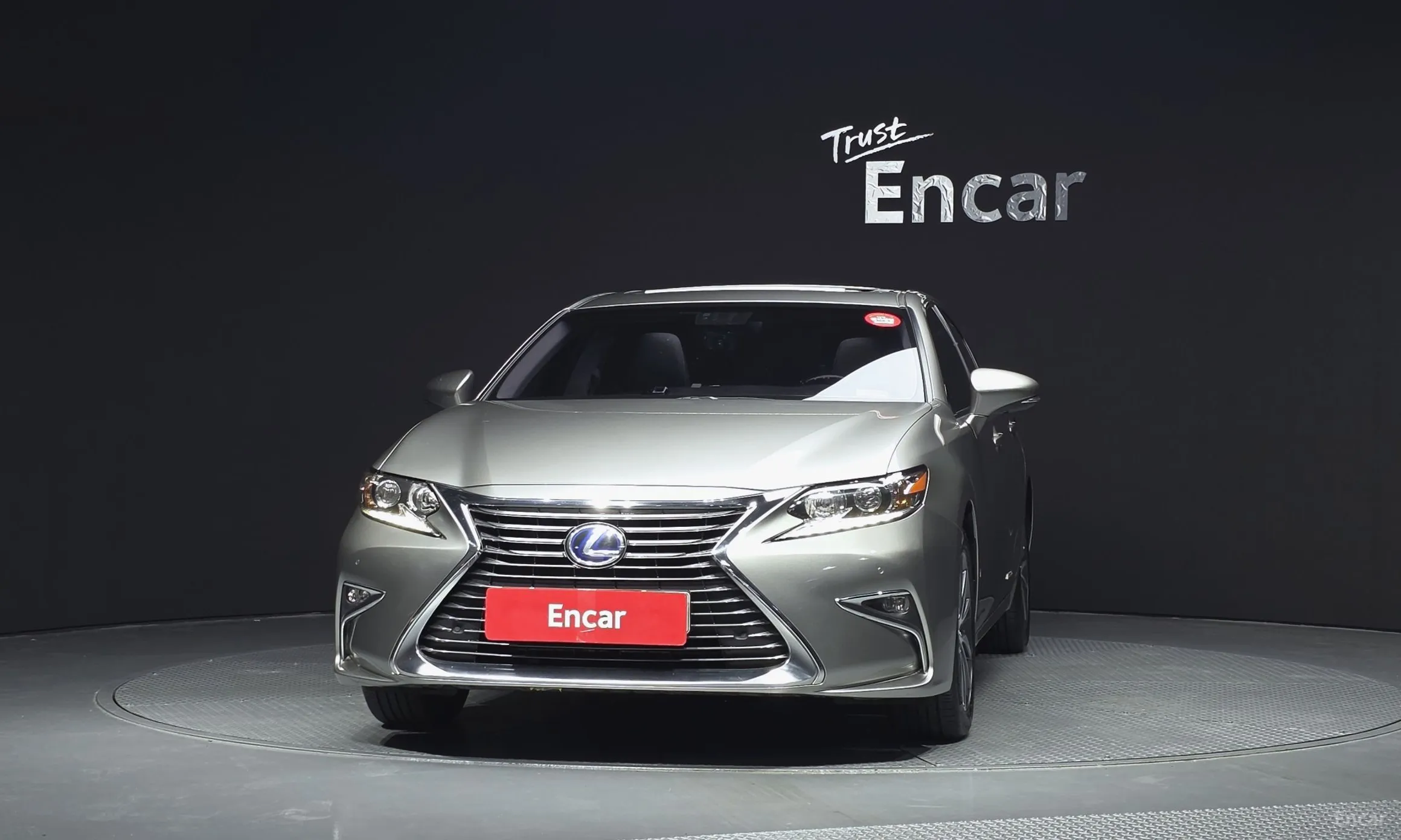 Lexus New ES300h превью 3