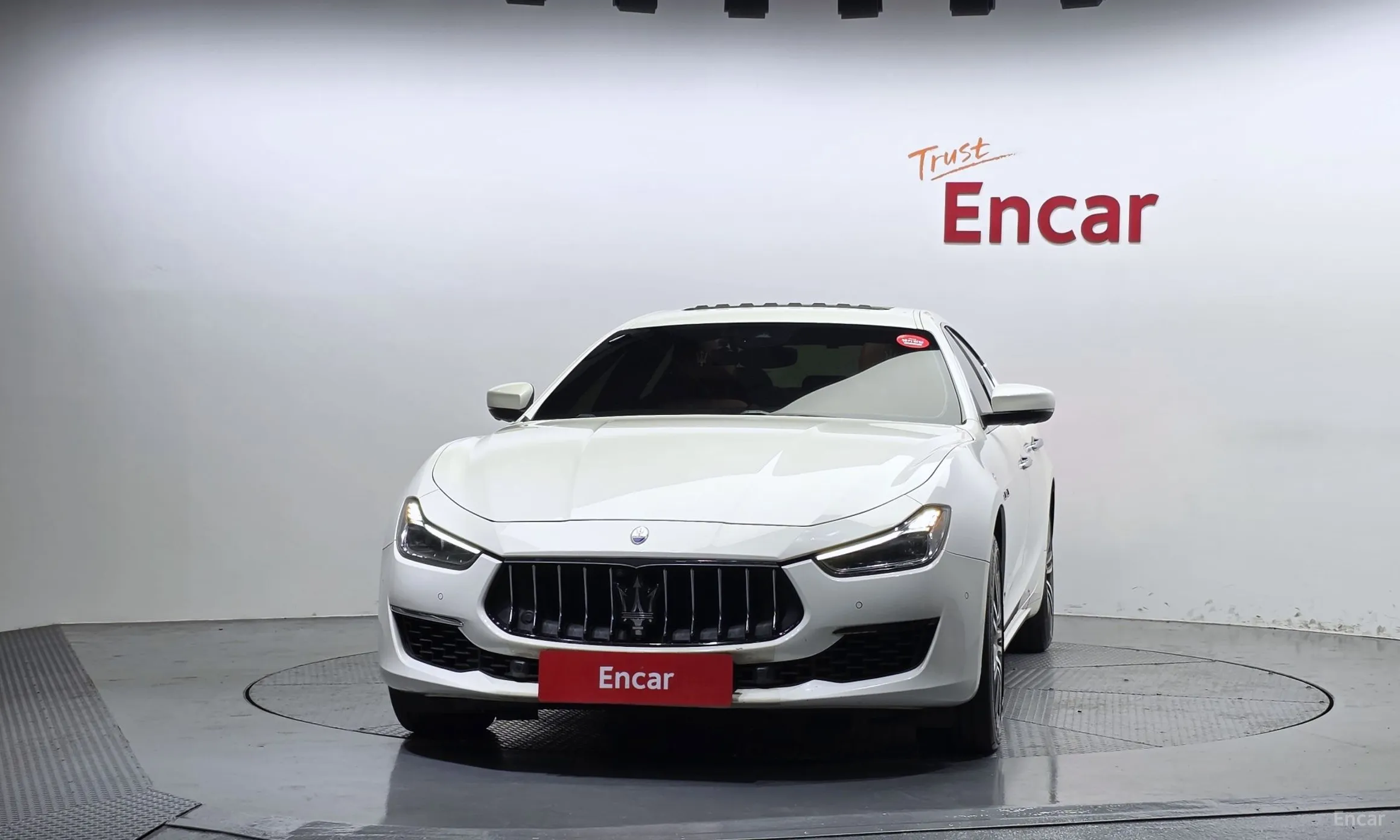 Maserati Ghibli превью 3