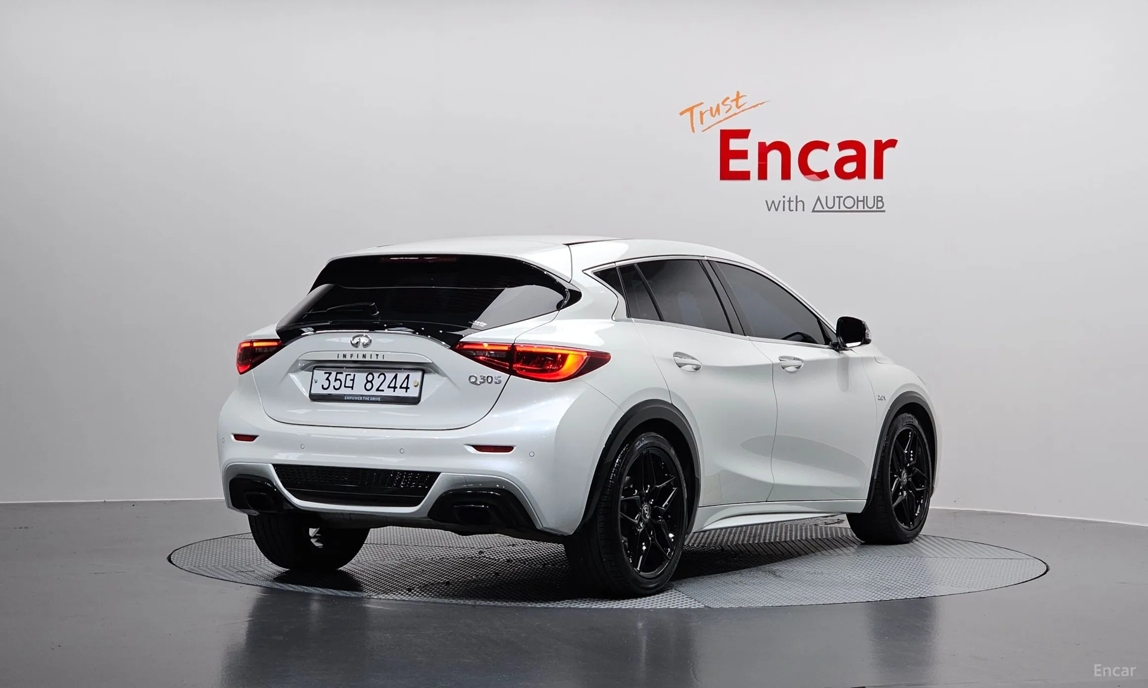 Infiniti Q30 превью 2