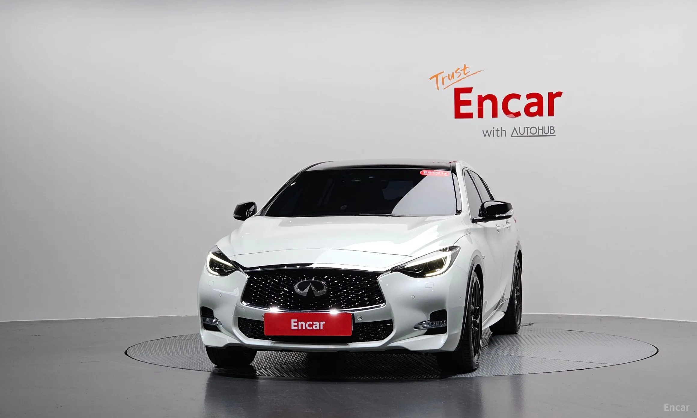 Infiniti Q30 превью 3