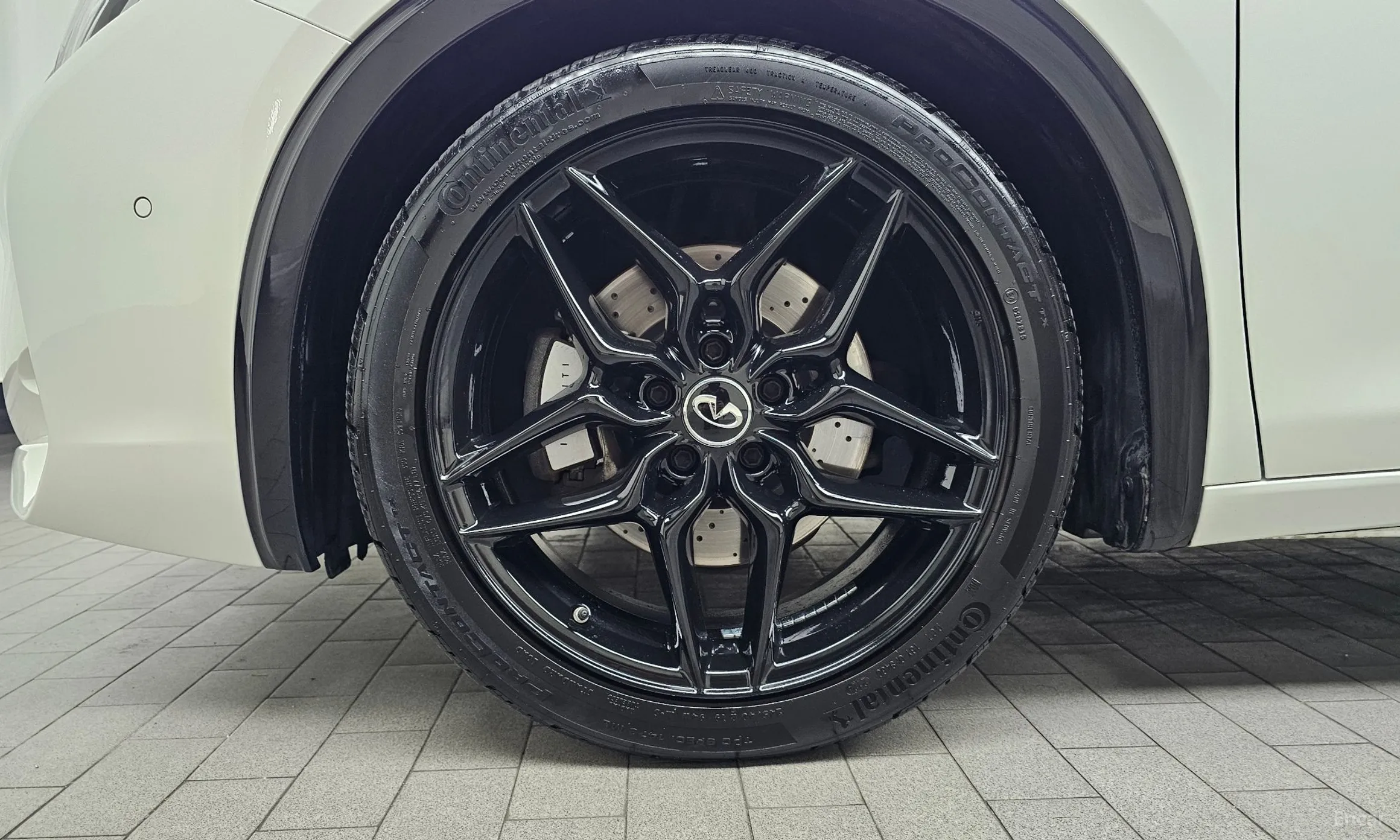 Infiniti Q30 превью 5