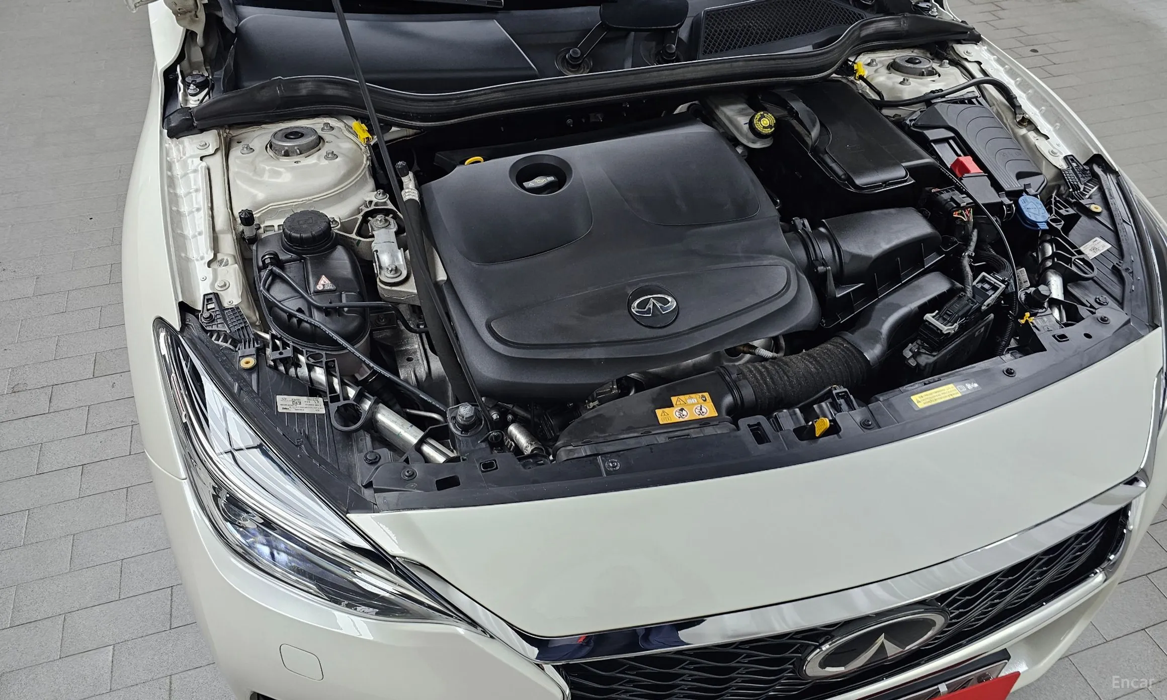 Infiniti Q30 превью 6
