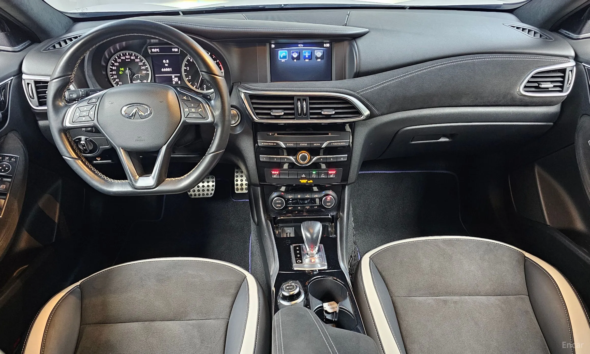 Infiniti Q30 превью 7