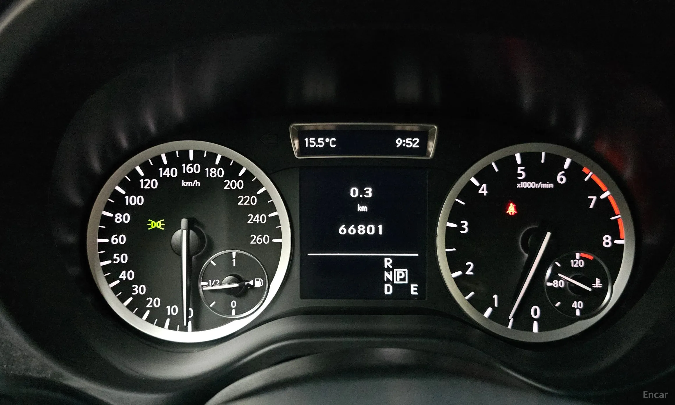 Infiniti Q30 превью 8
