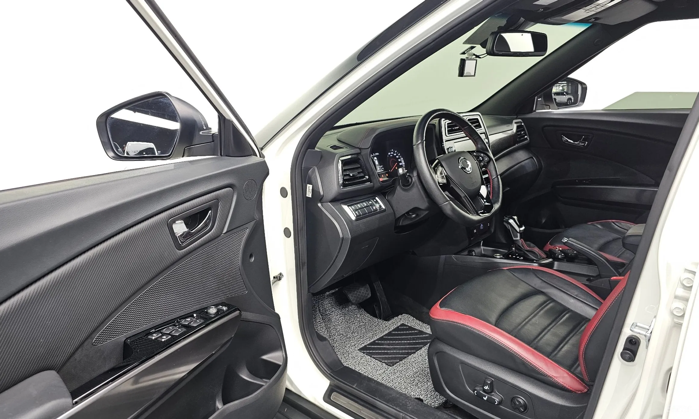 KG Mobility (SsangYong) Berry New Tivoli превью 10