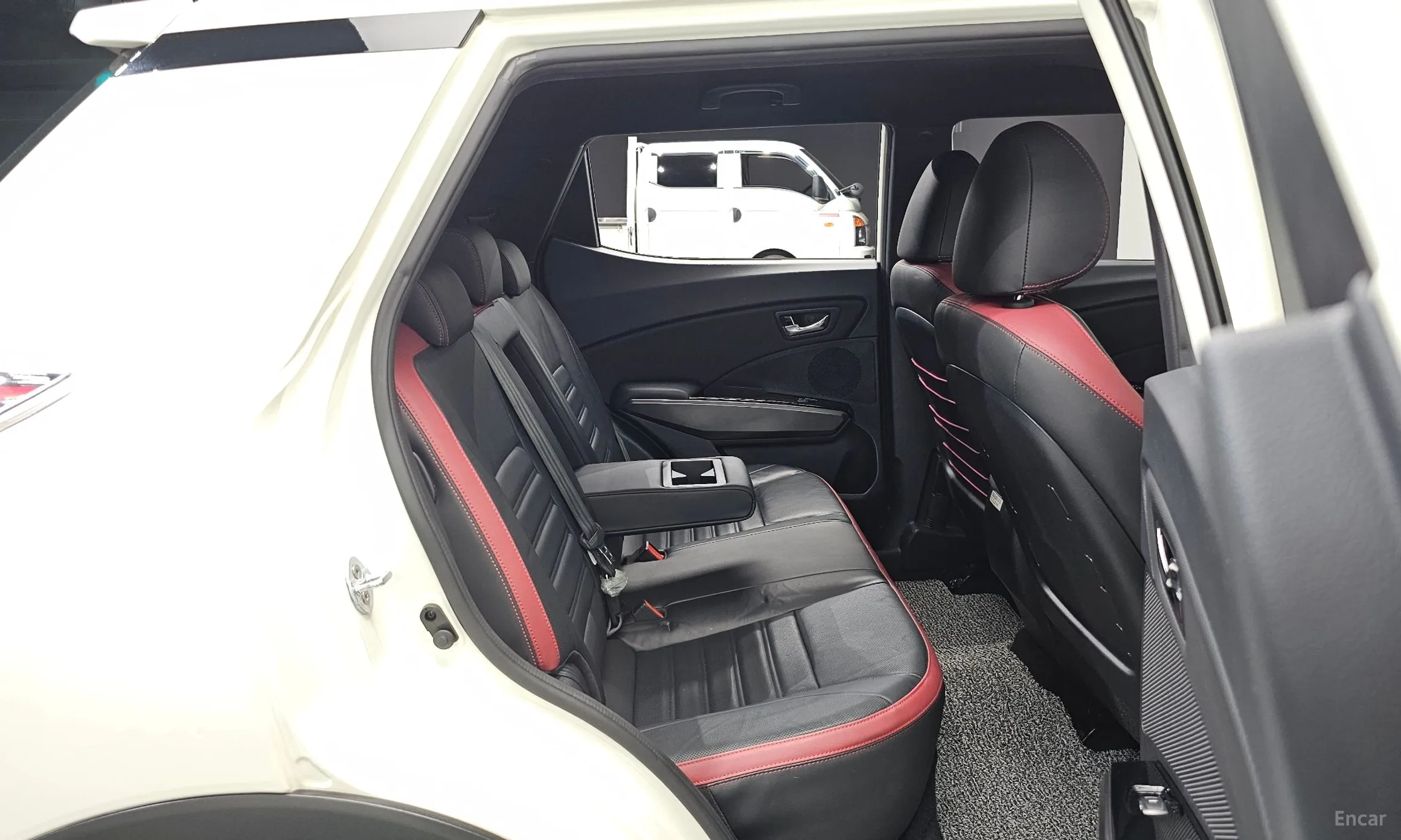 KG Mobility (SsangYong) Berry New Tivoli превью 17