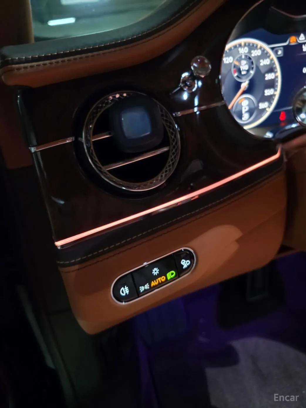 Bentley Flying Spur 3rd Generation превью 18