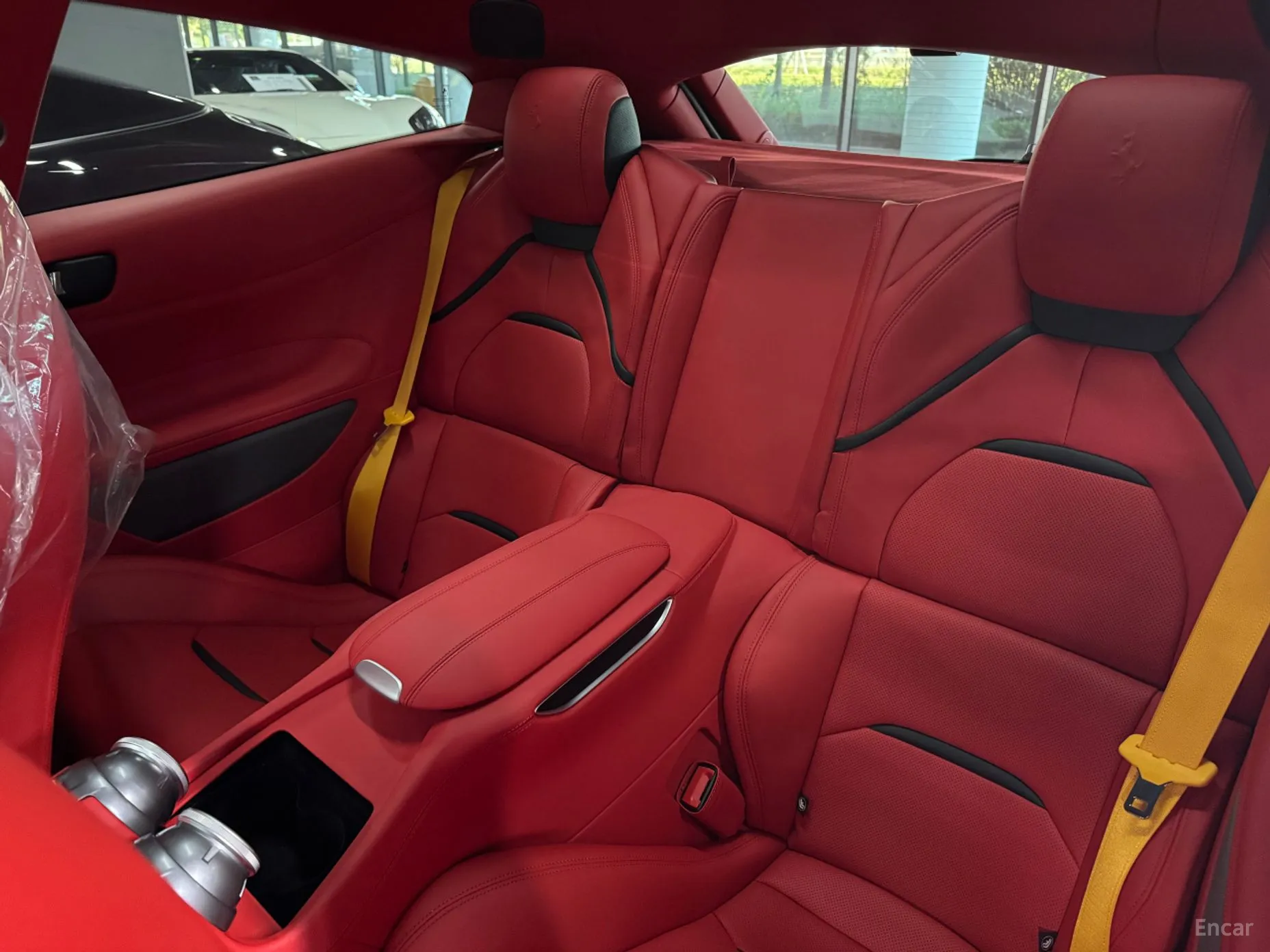 Ferrari GTC4 Rousseau превью 14