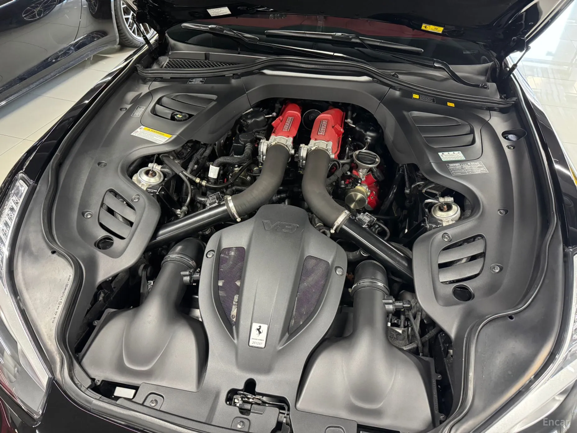Ferrari GTC4 Rousseau превью 5