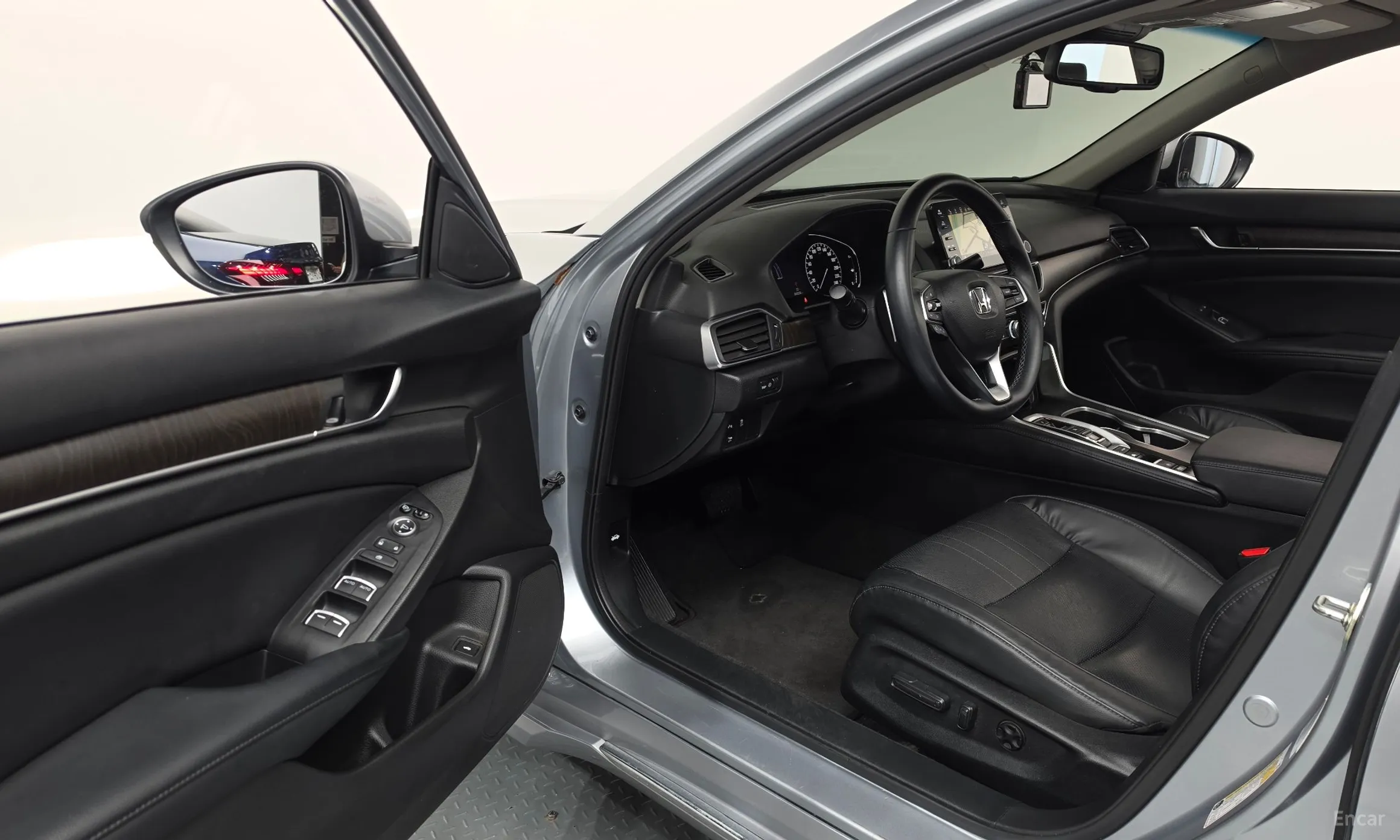 Honda Accord 10th Generation превью 10